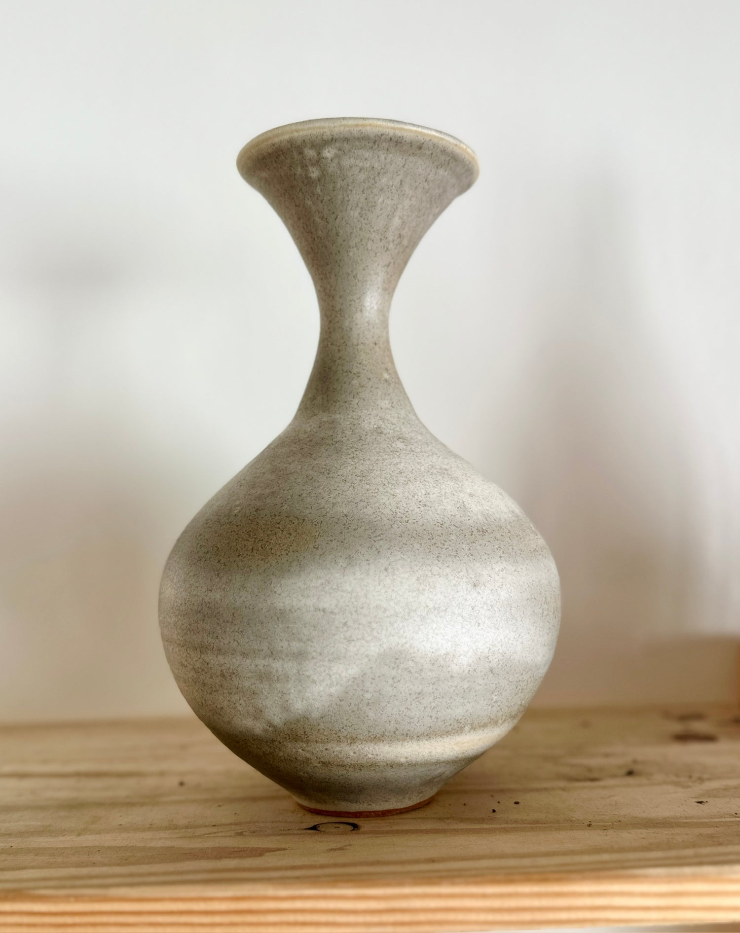 Gray/beige flared bottleneck no. 30