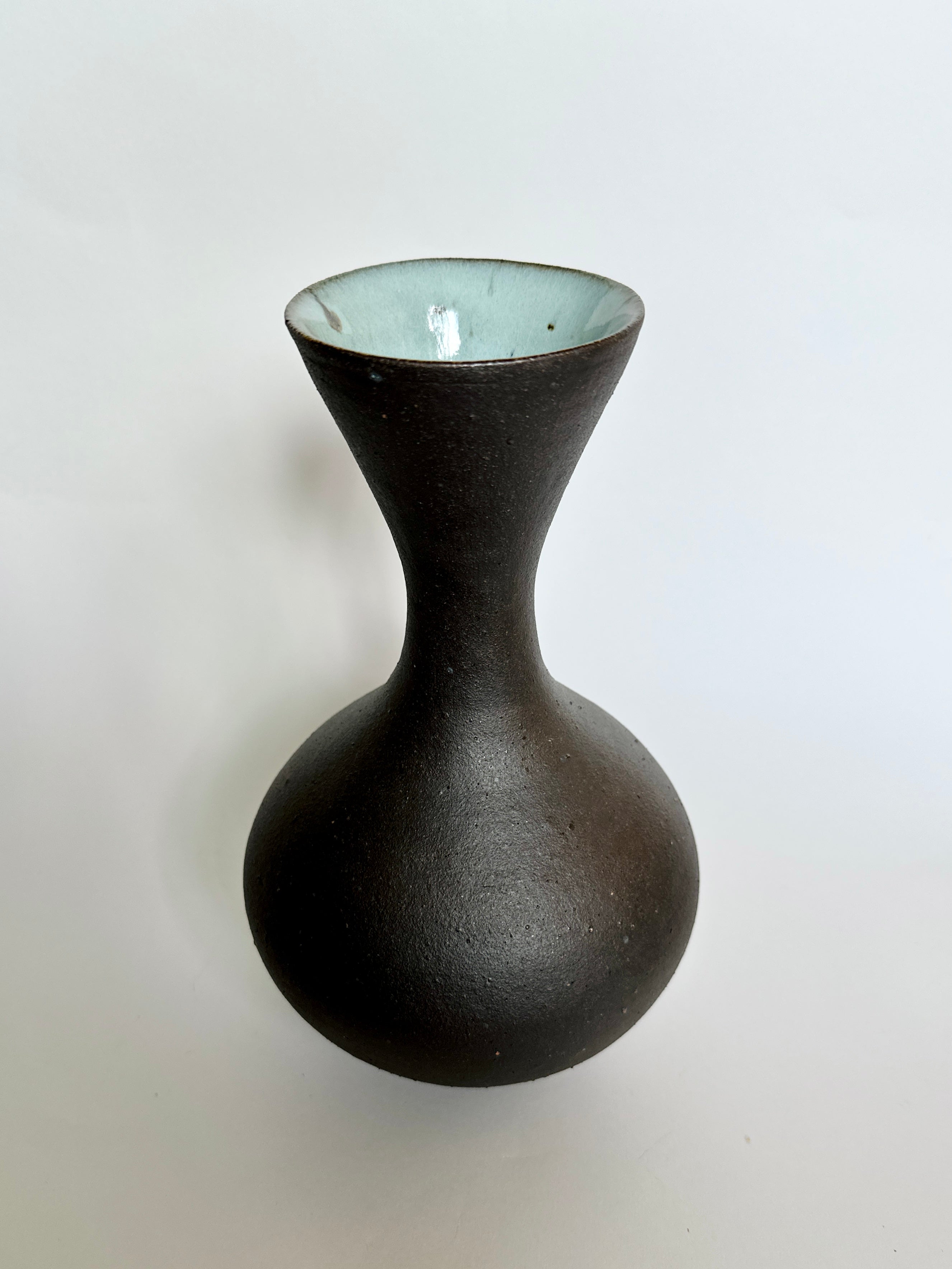 Black clay vessel No. 17