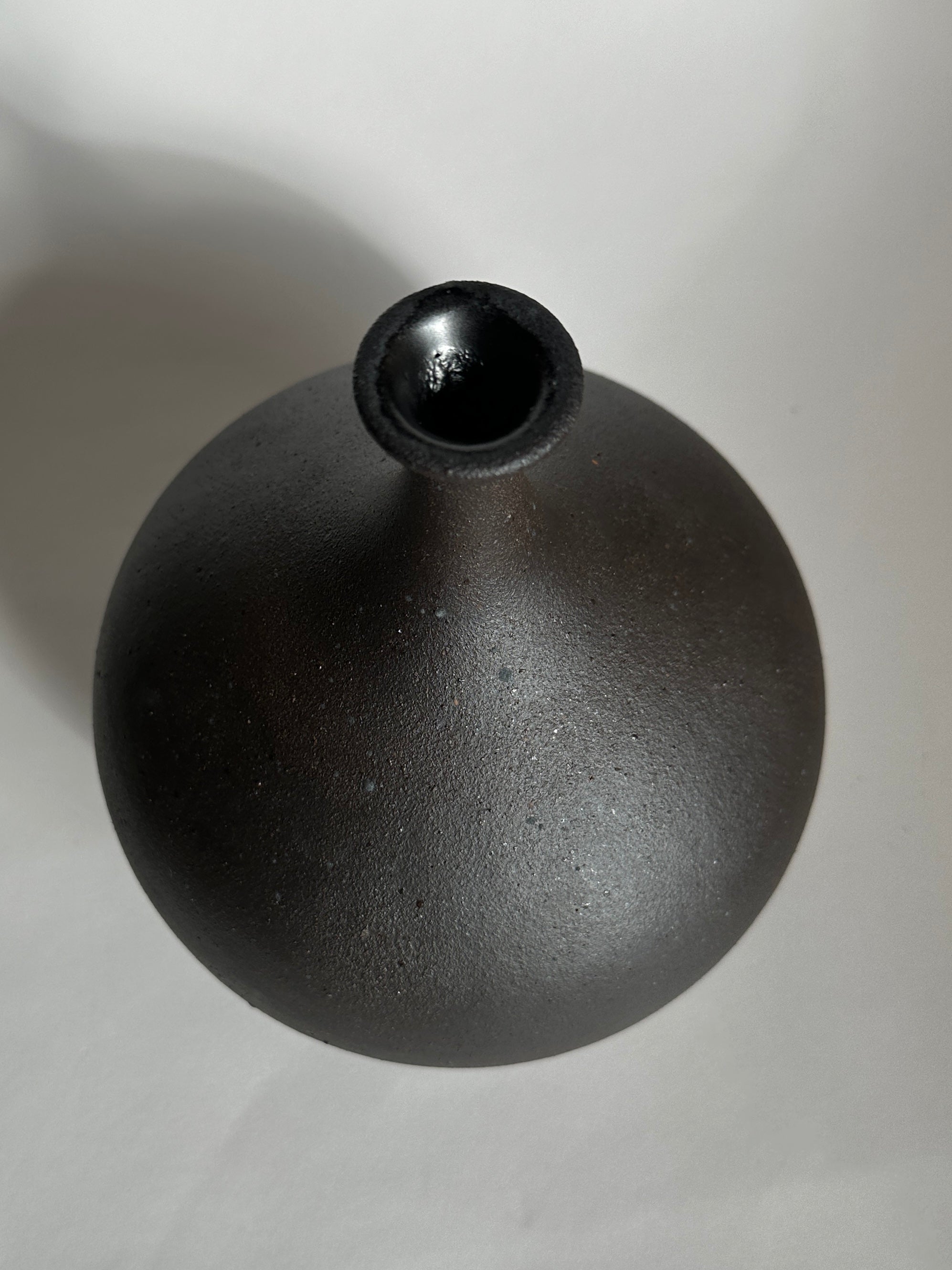 Black clay bottleneck No. 18