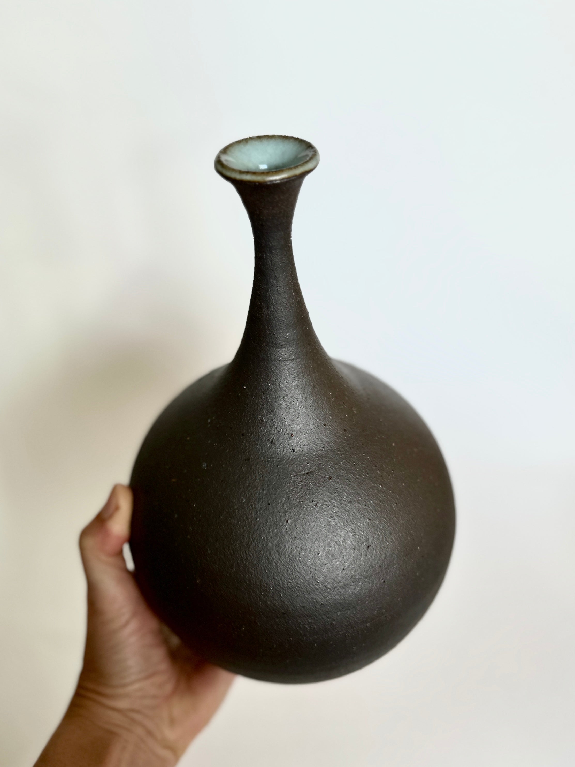 Black clay bottleneck No. 15