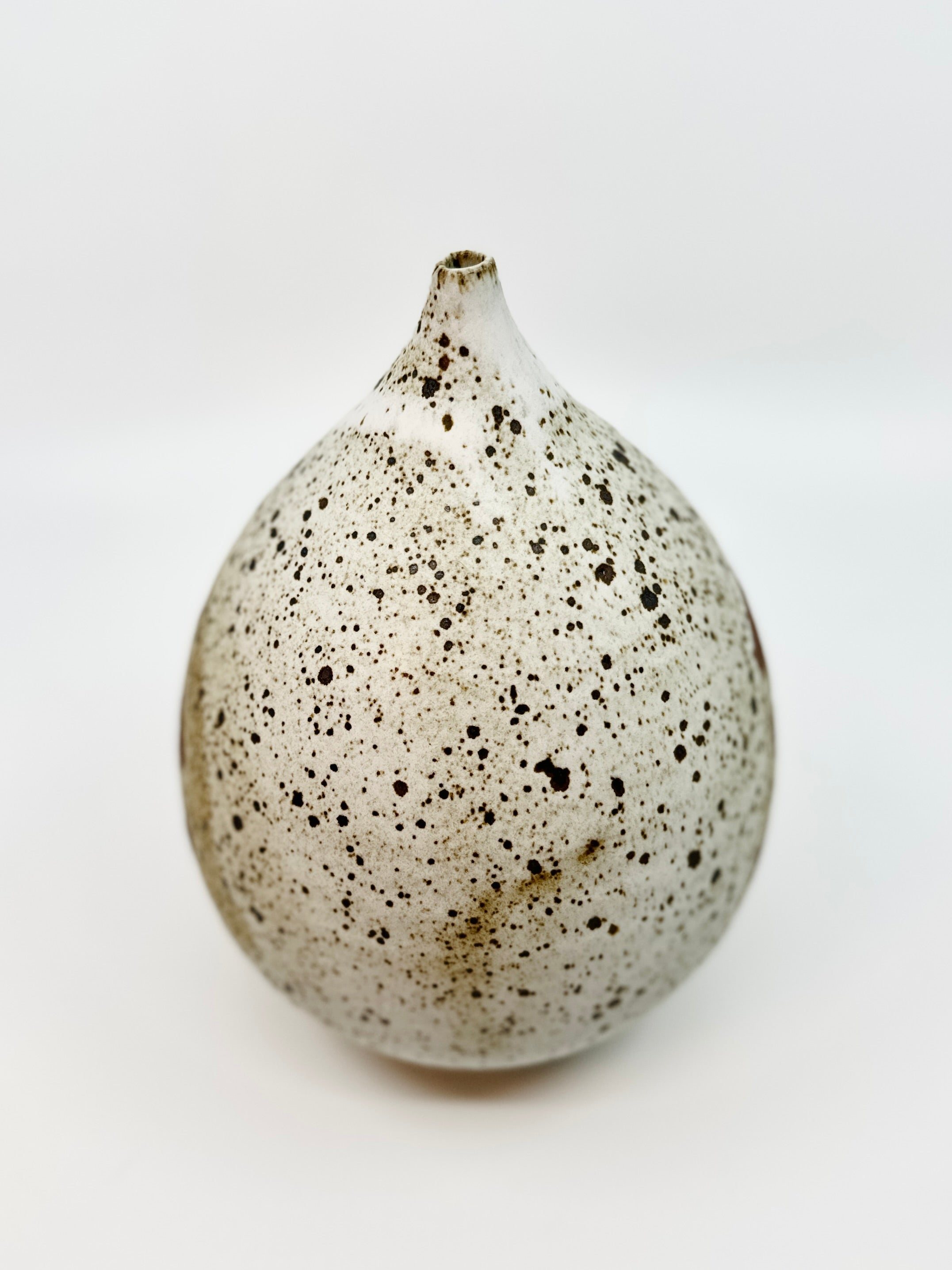 White glaze on dark clay no. 39