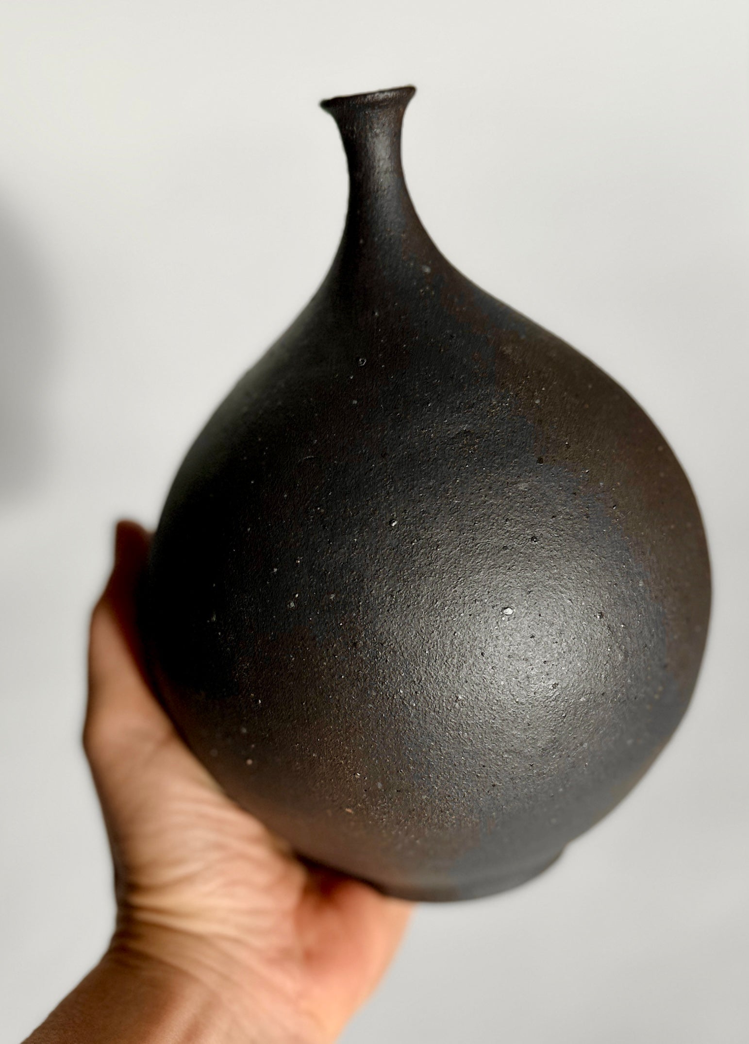 Black clay bottleneck No. 21