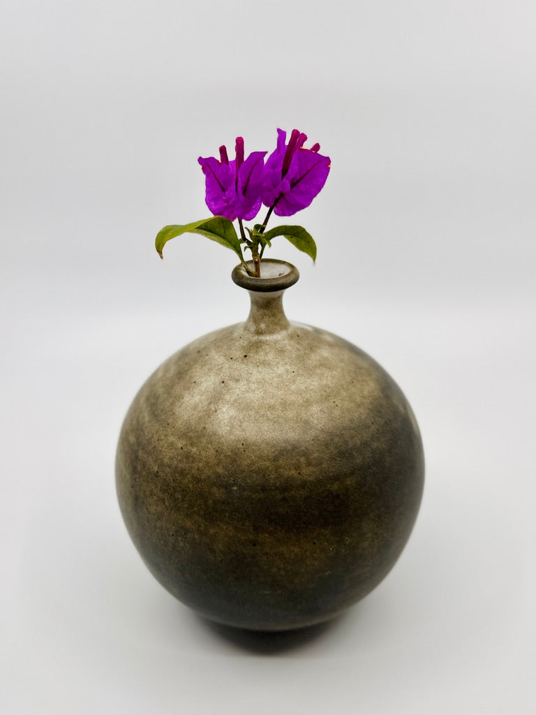 Gray/brown little neck vessel no. 33