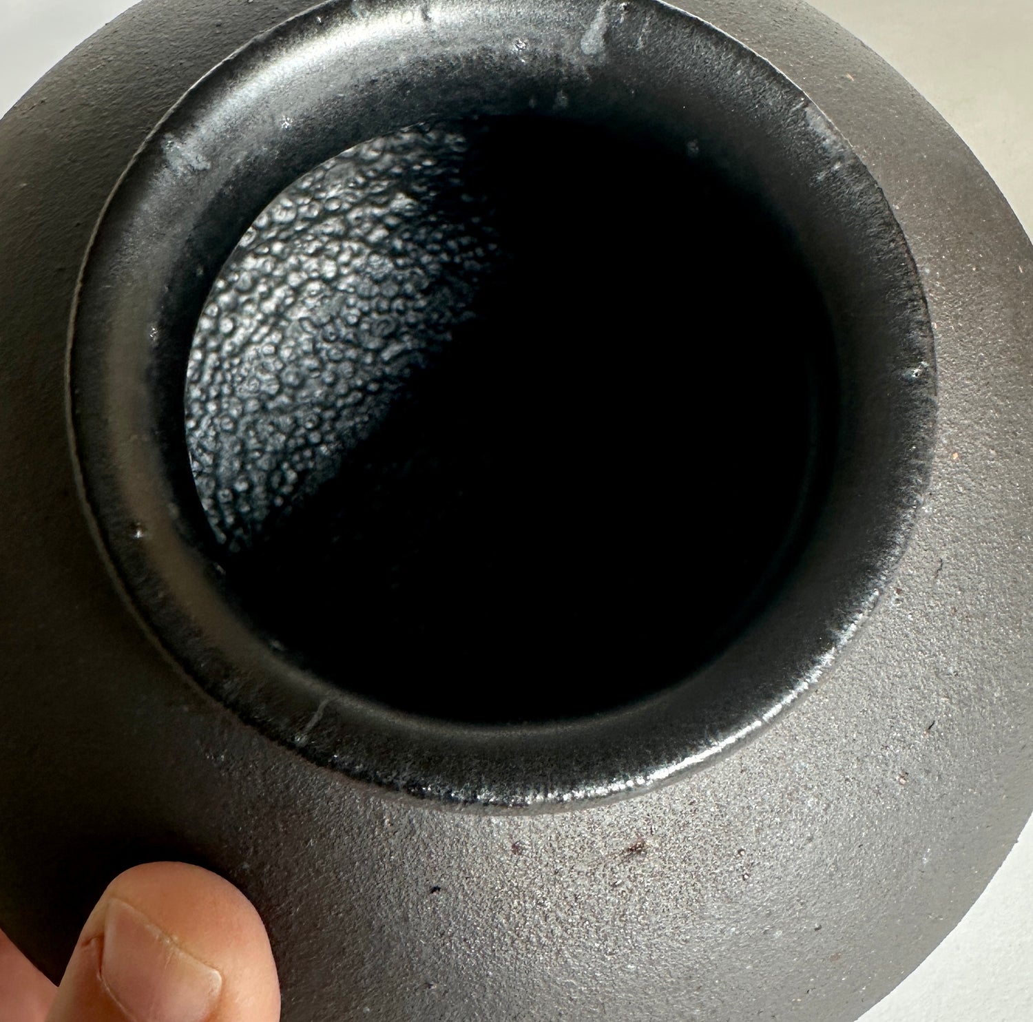Black clay vase No. 19