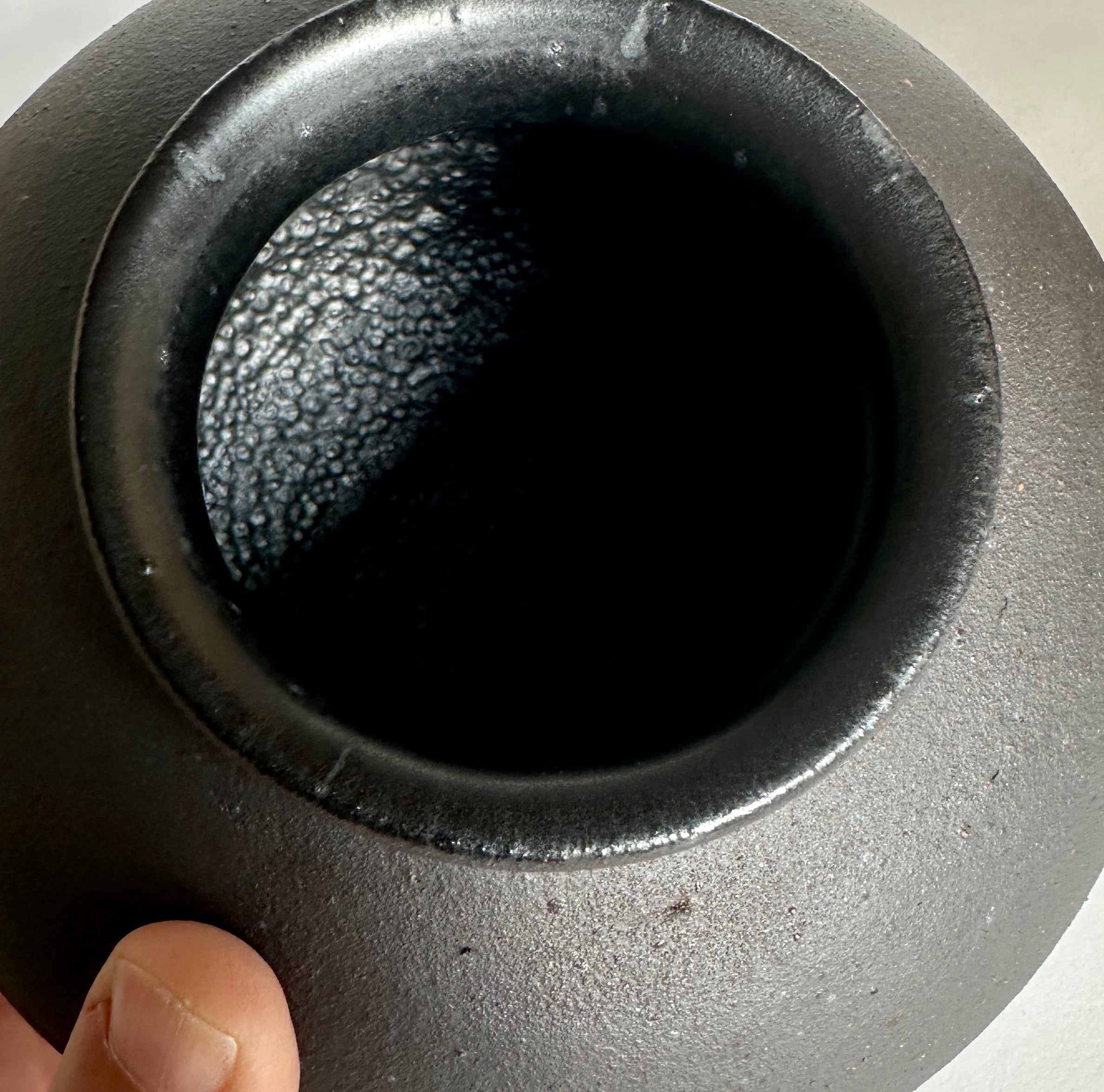 Black clay vase No. 19