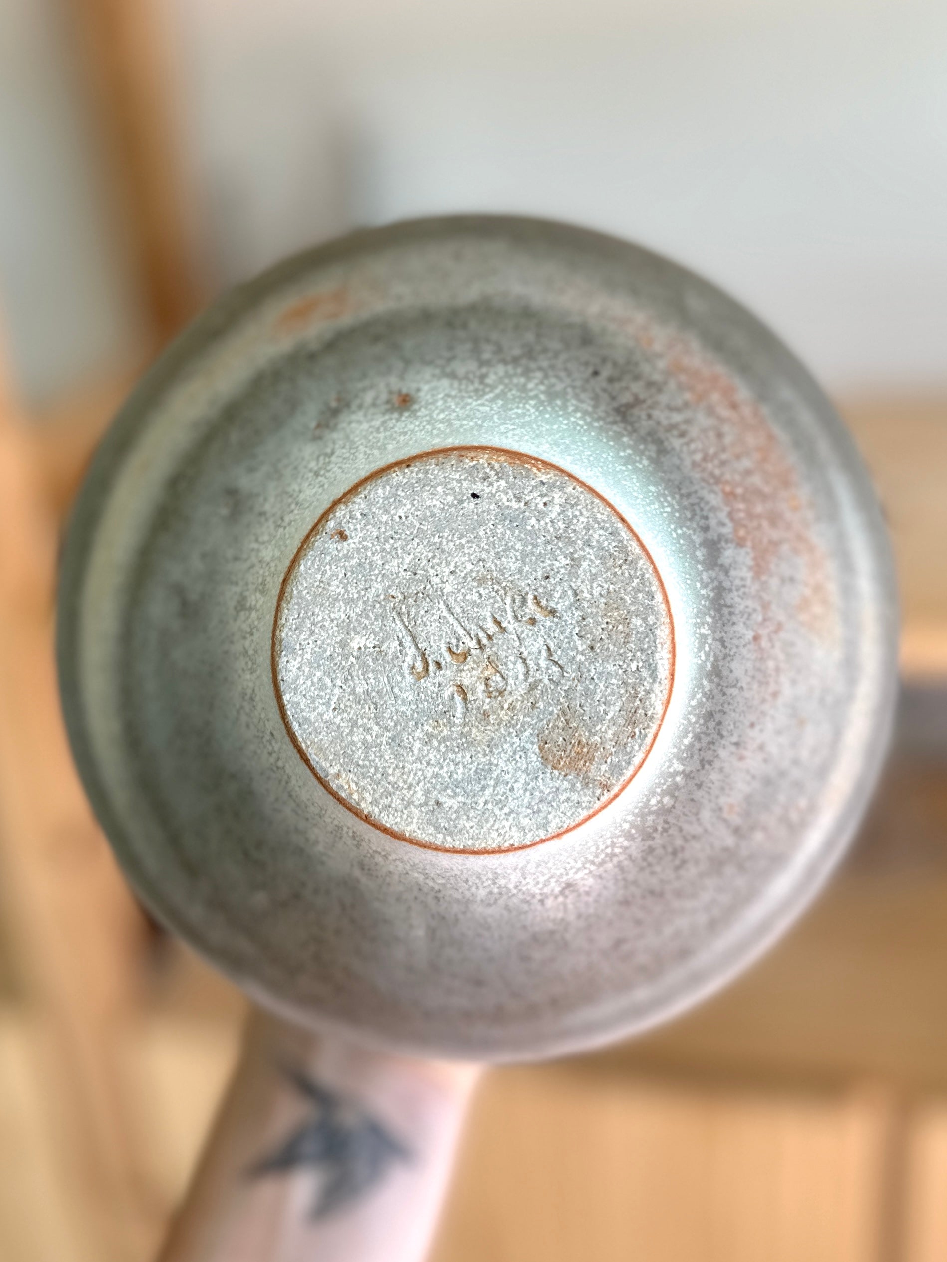 Gray/beige flared bottleneck no. 30