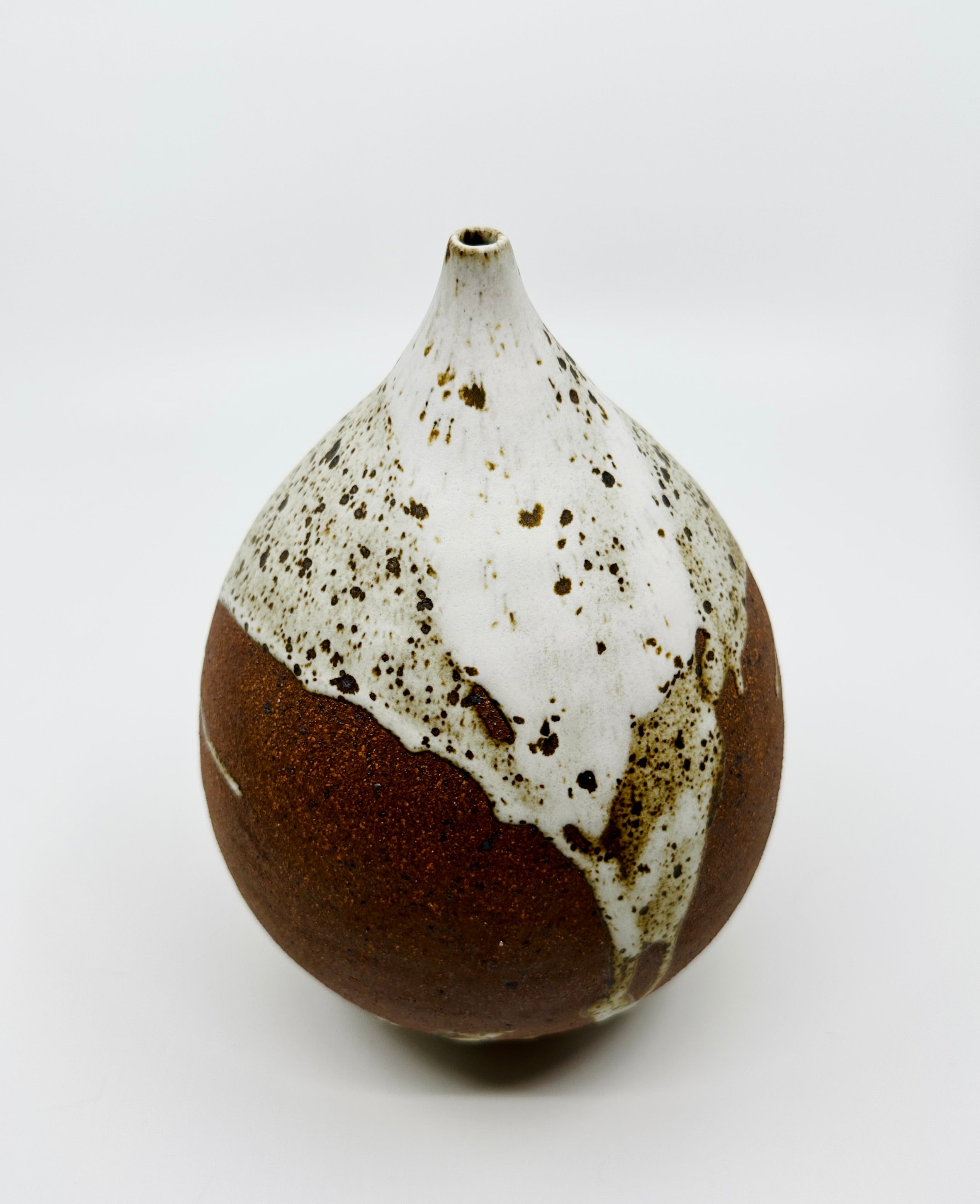 White glaze on dark clay no. 39
