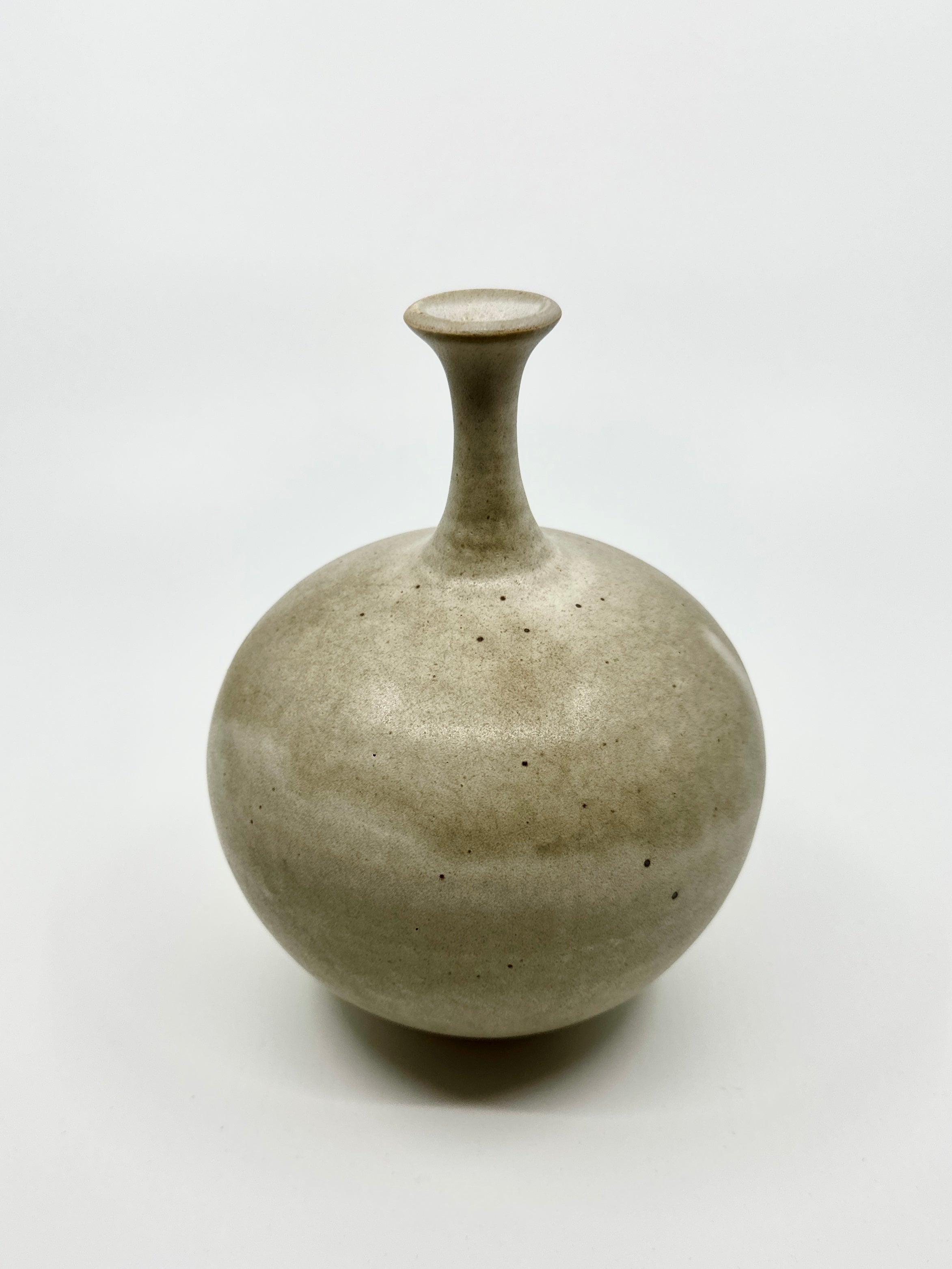 Gray/beige bottleneck no. 26