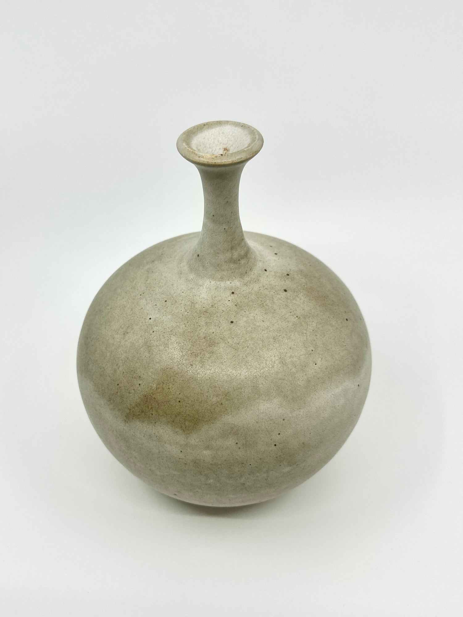 Gray/beige bottleneck no. 26