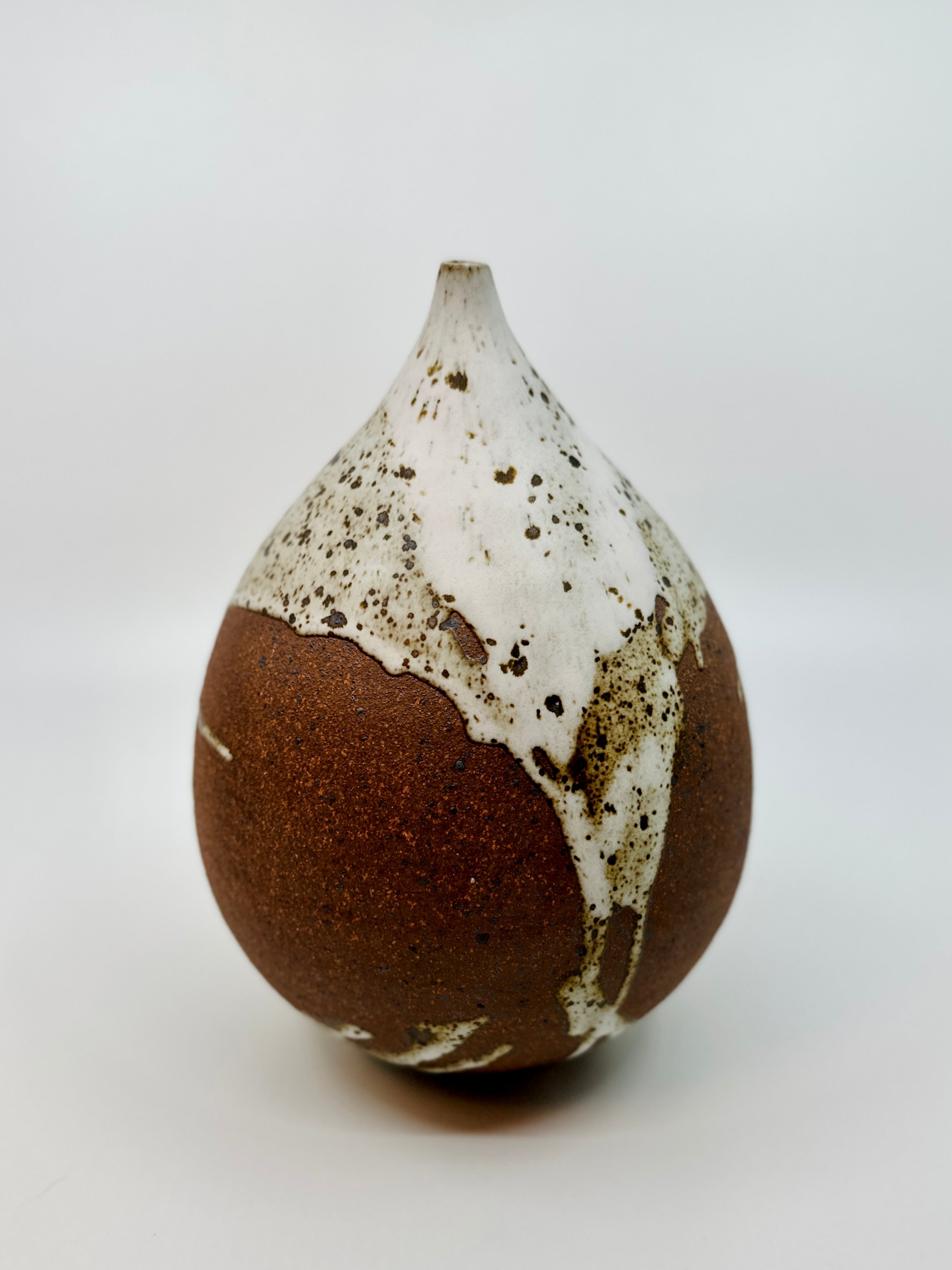 White glaze on dark clay no. 39