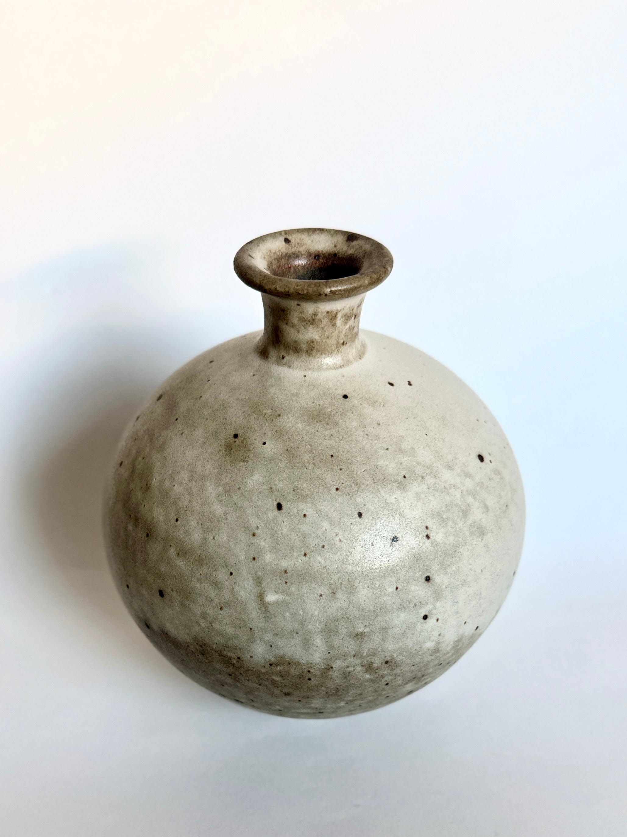 Gray/brown speckled vase no. 4