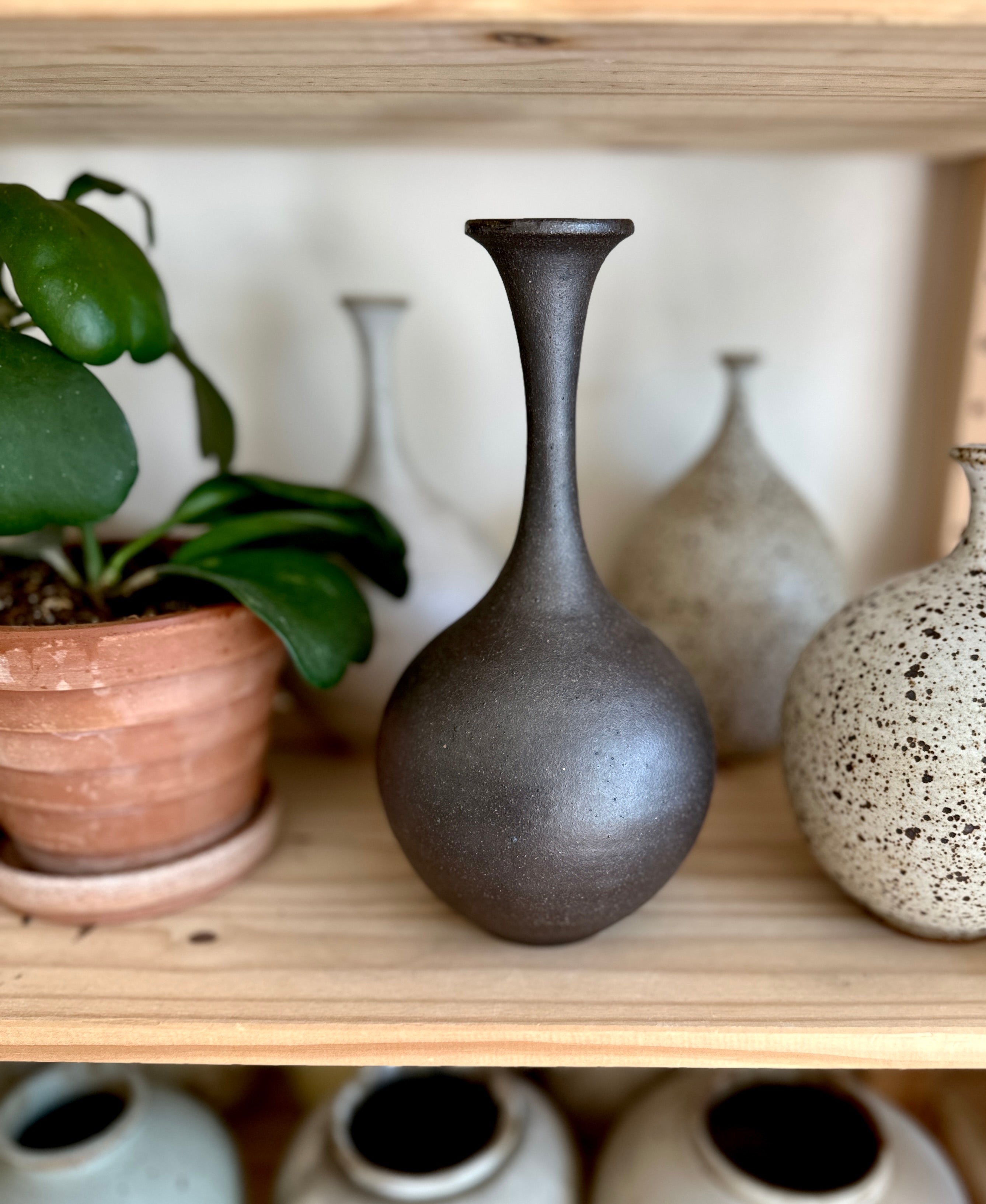 Black clay bottleneck no. 14
