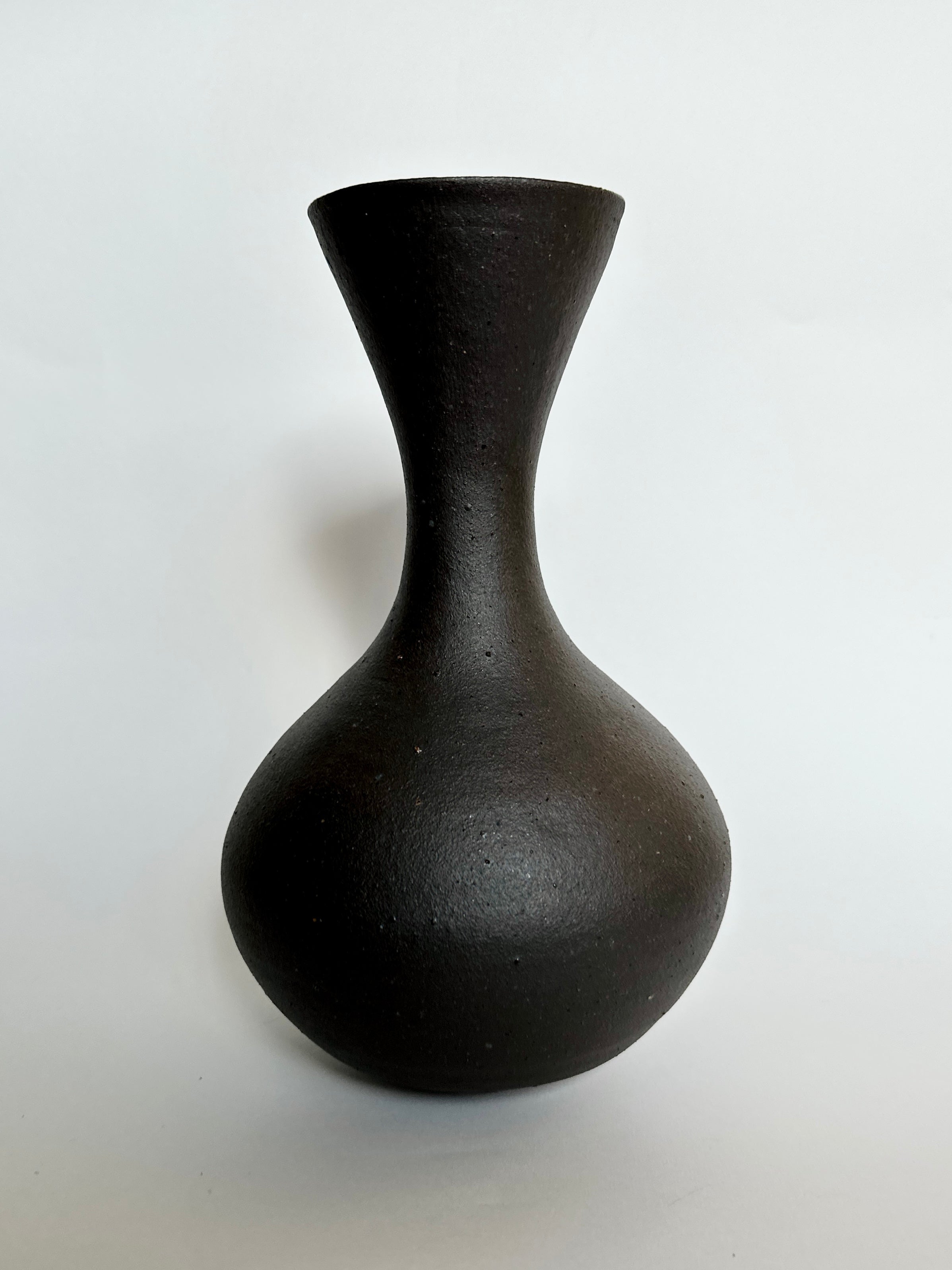 Black clay vessel No. 17