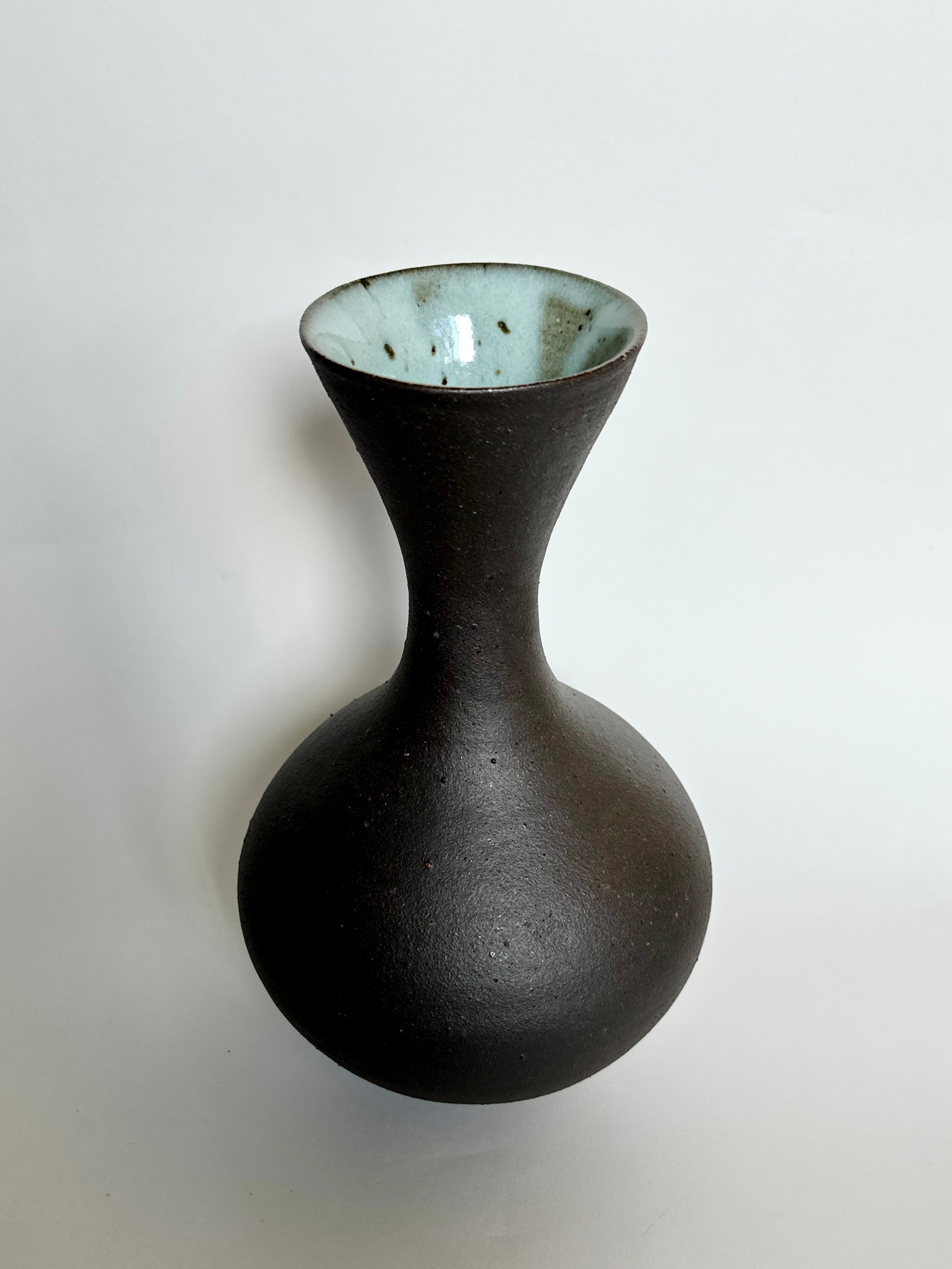 Black clay vessel No. 17