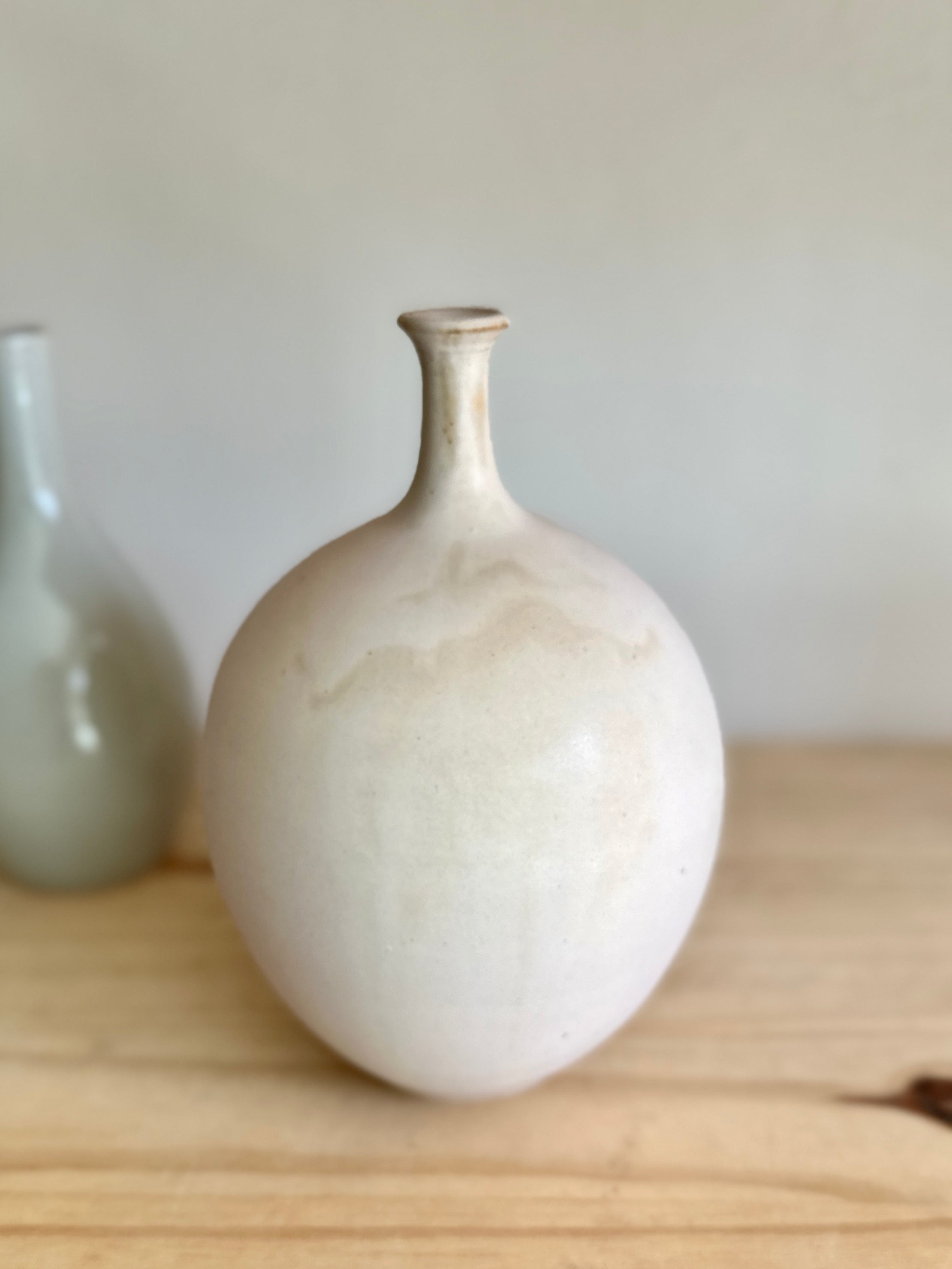 Satin white bottleneck