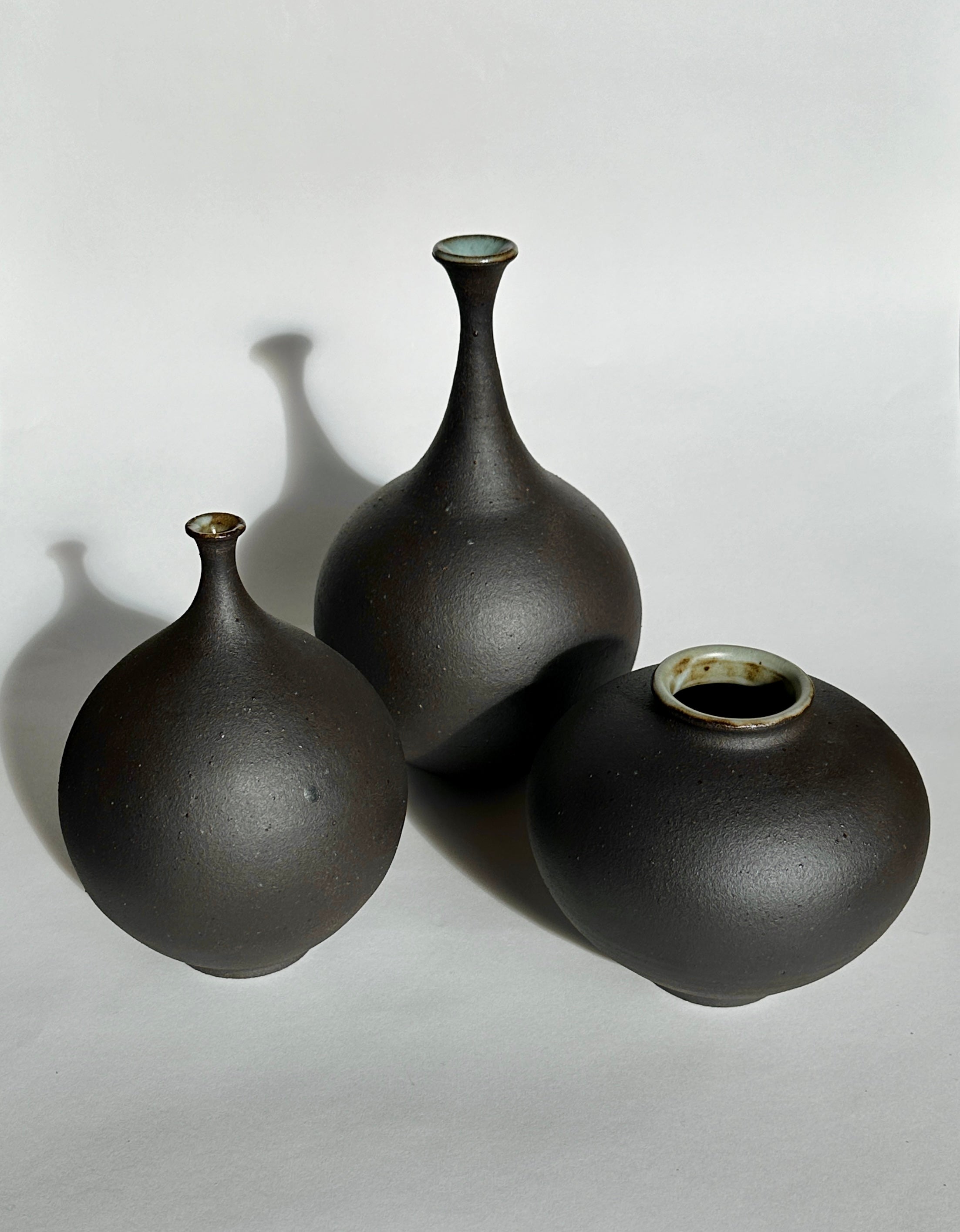 Black clay bottleneck No. 21