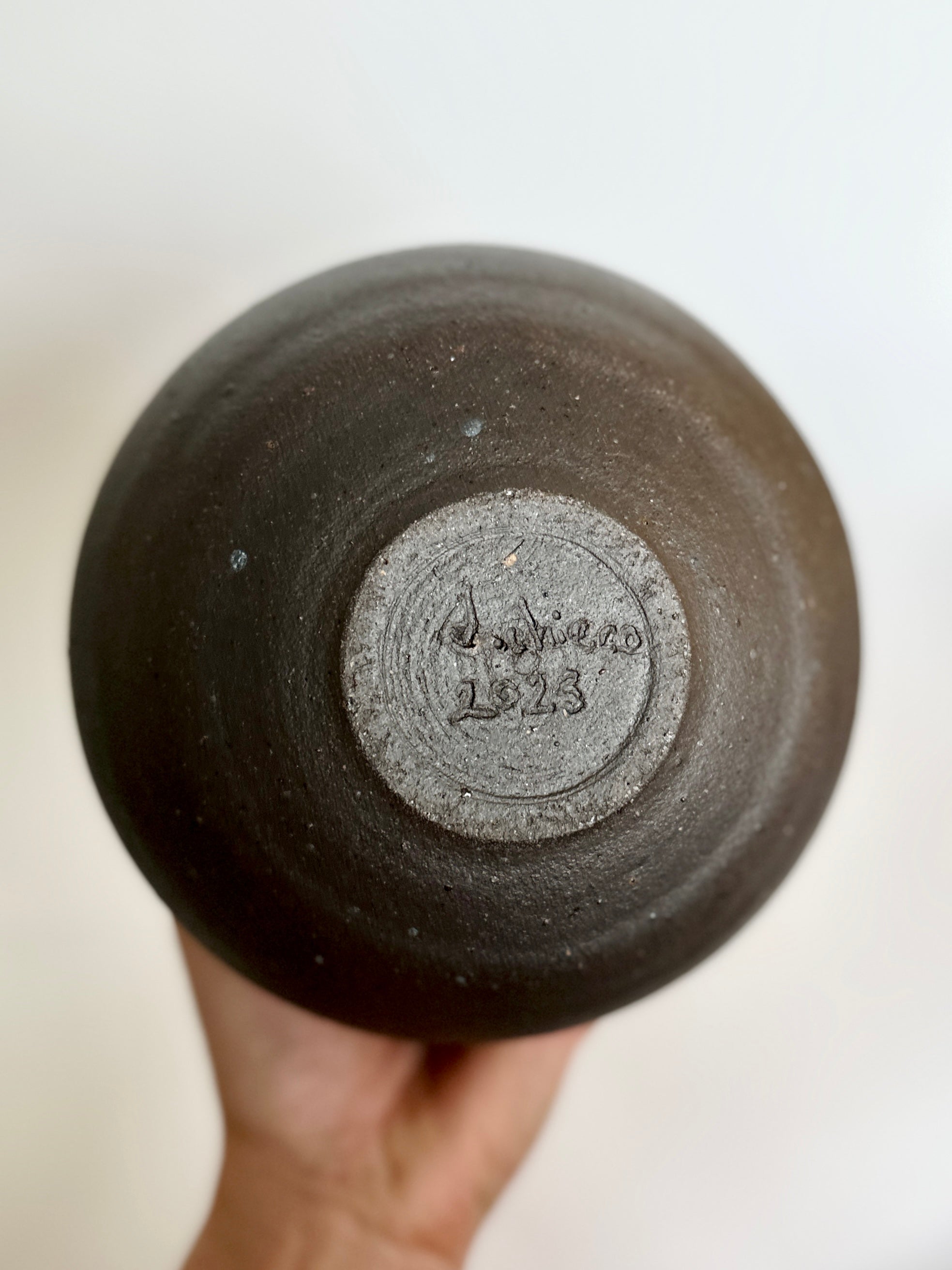 Black clay vessel No. 17