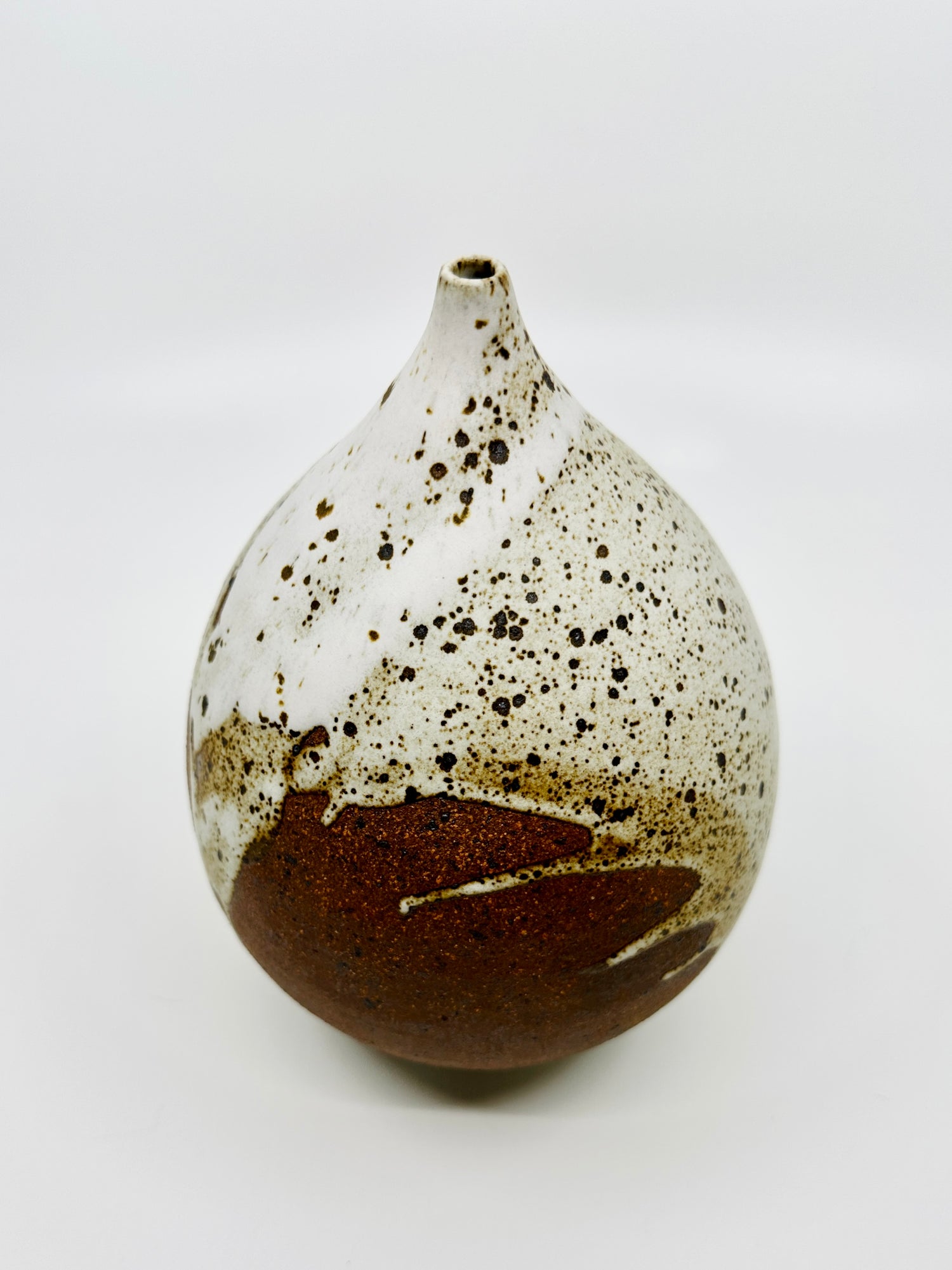 White glaze on dark clay no. 39