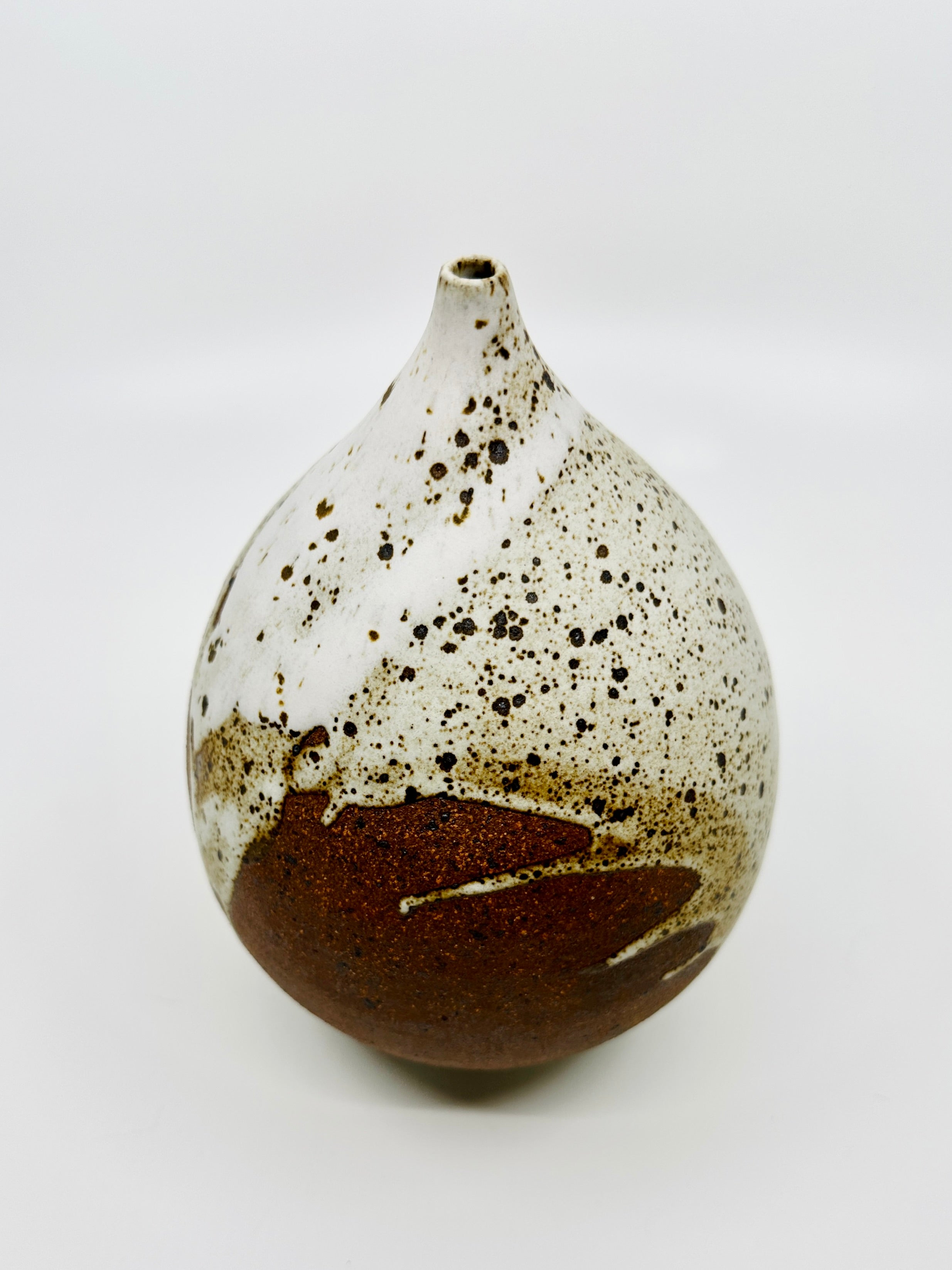 White glaze on dark clay no. 39