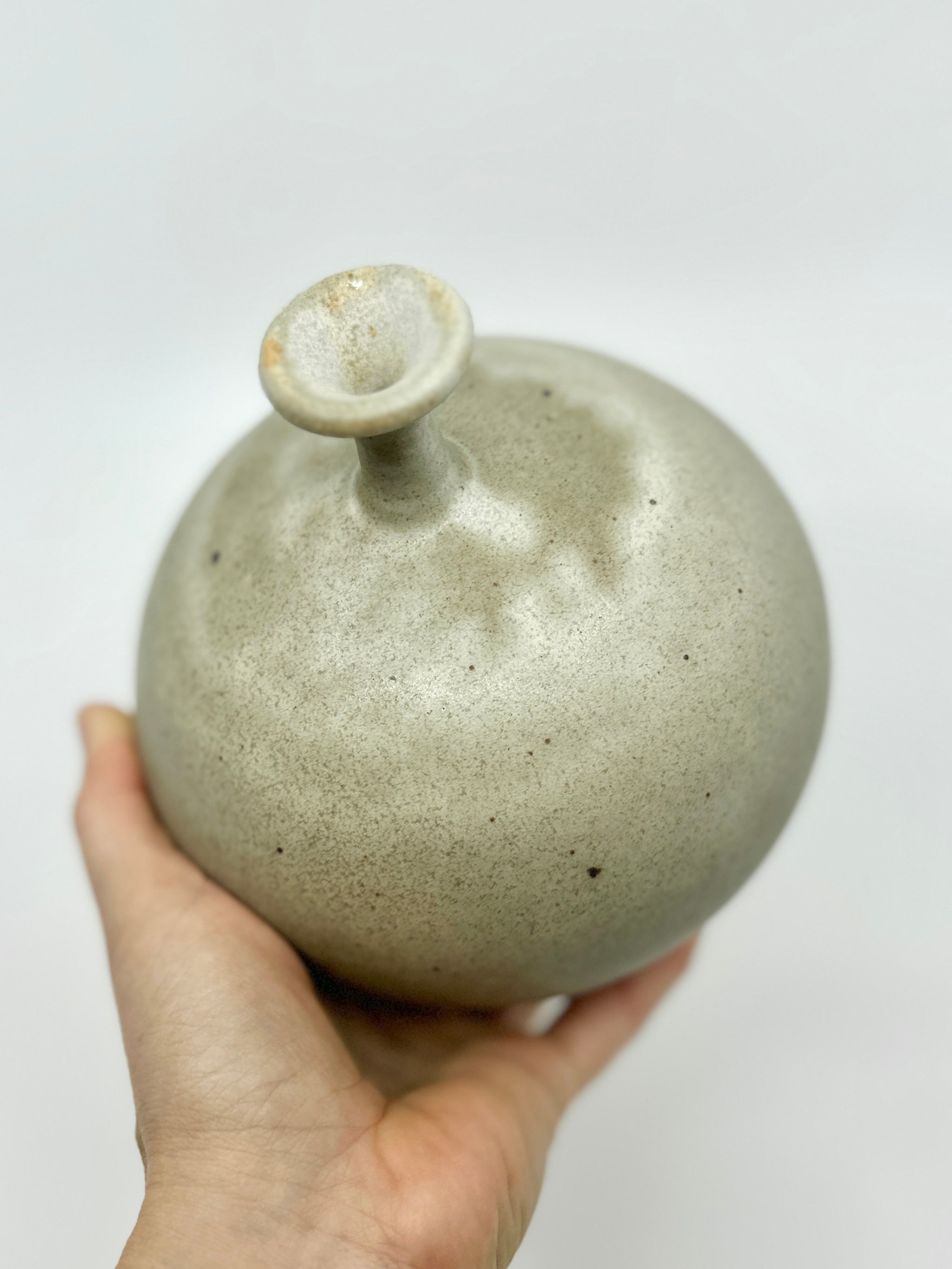Gray/beige little neck no. 25