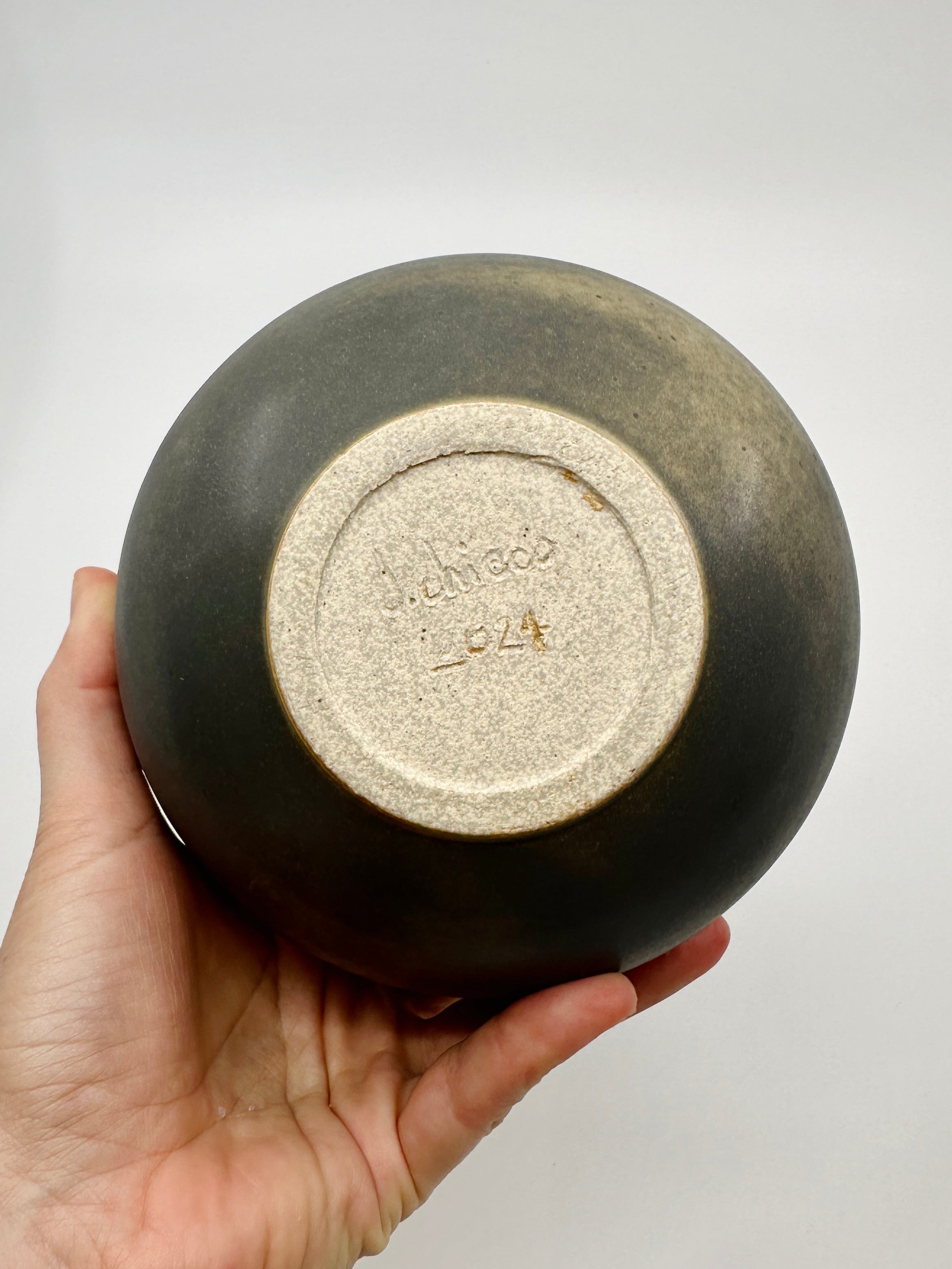 Gray/brown little neck vessel no. 33