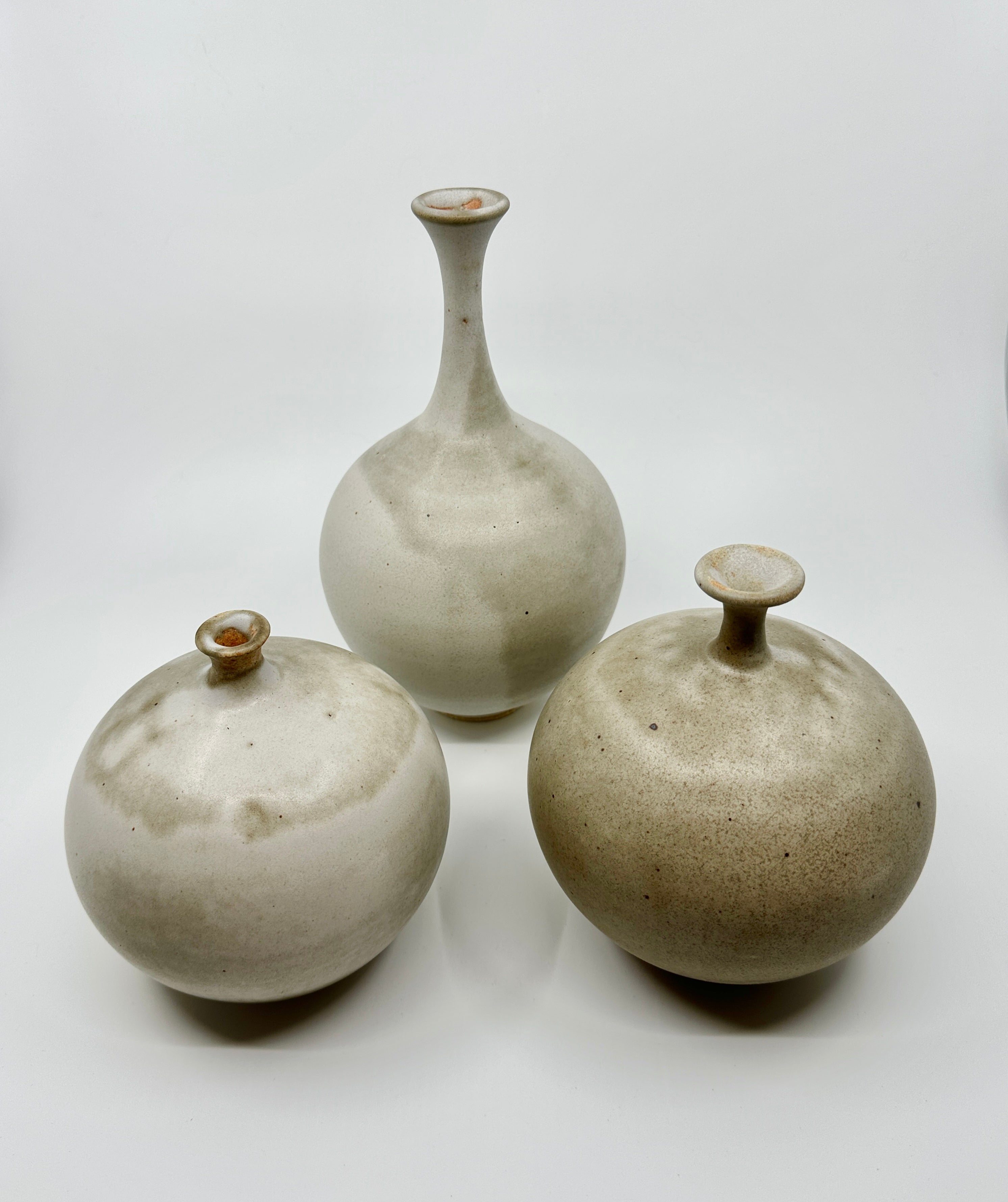 Gray/tan weed pot no. 29
