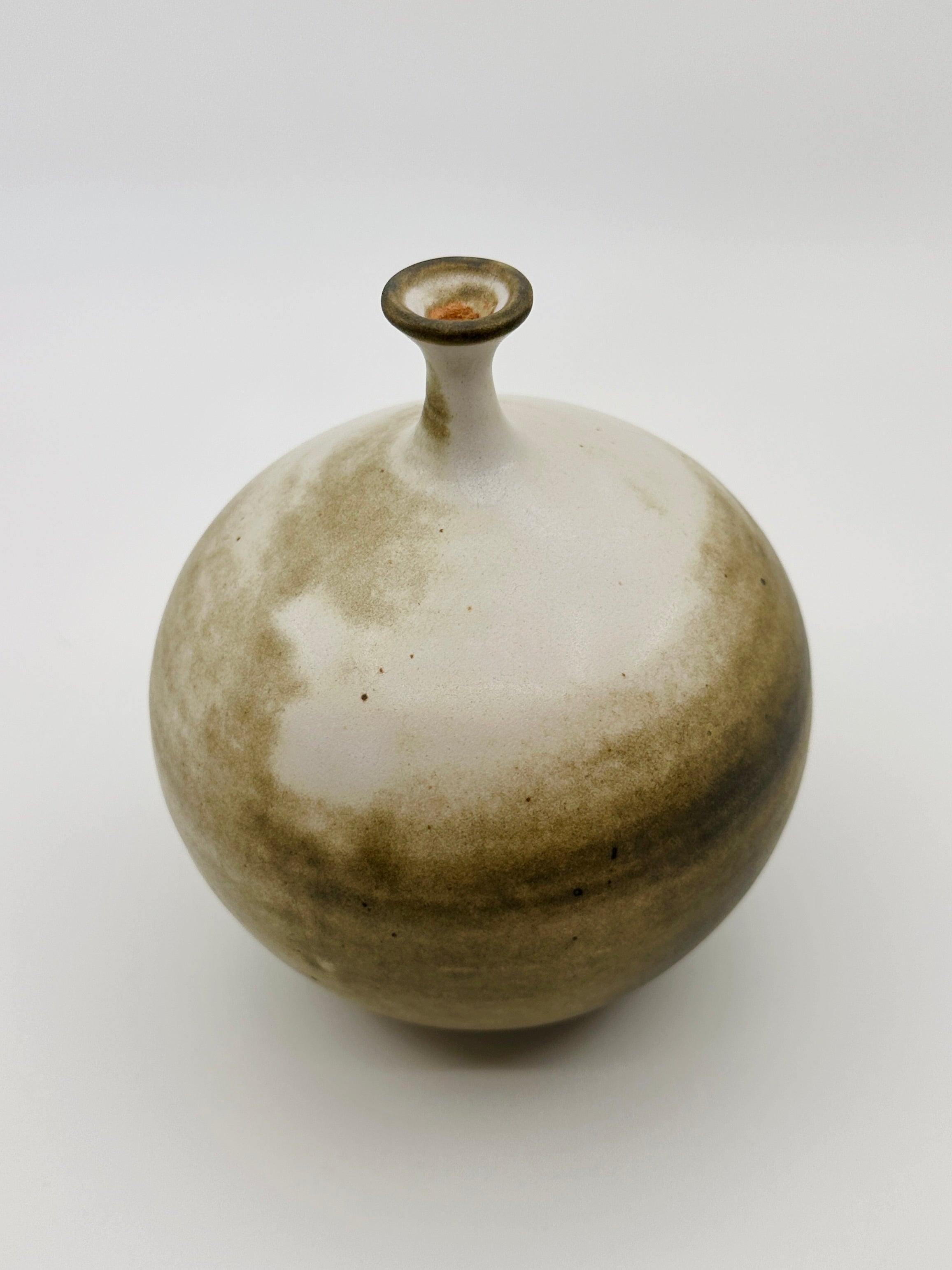 Gray/beige little neck vessel no. 32