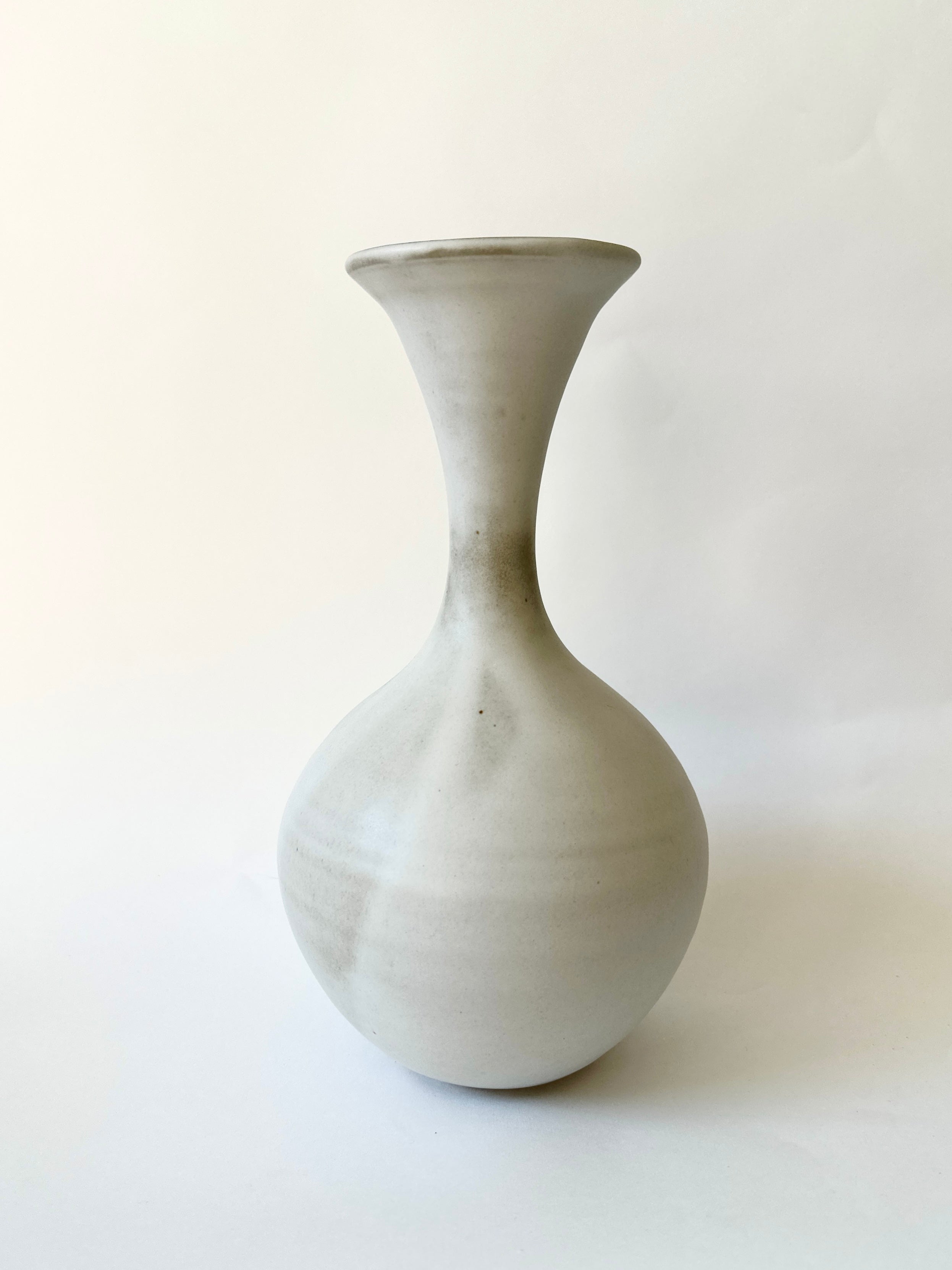 White flared bottleneck No. 32
