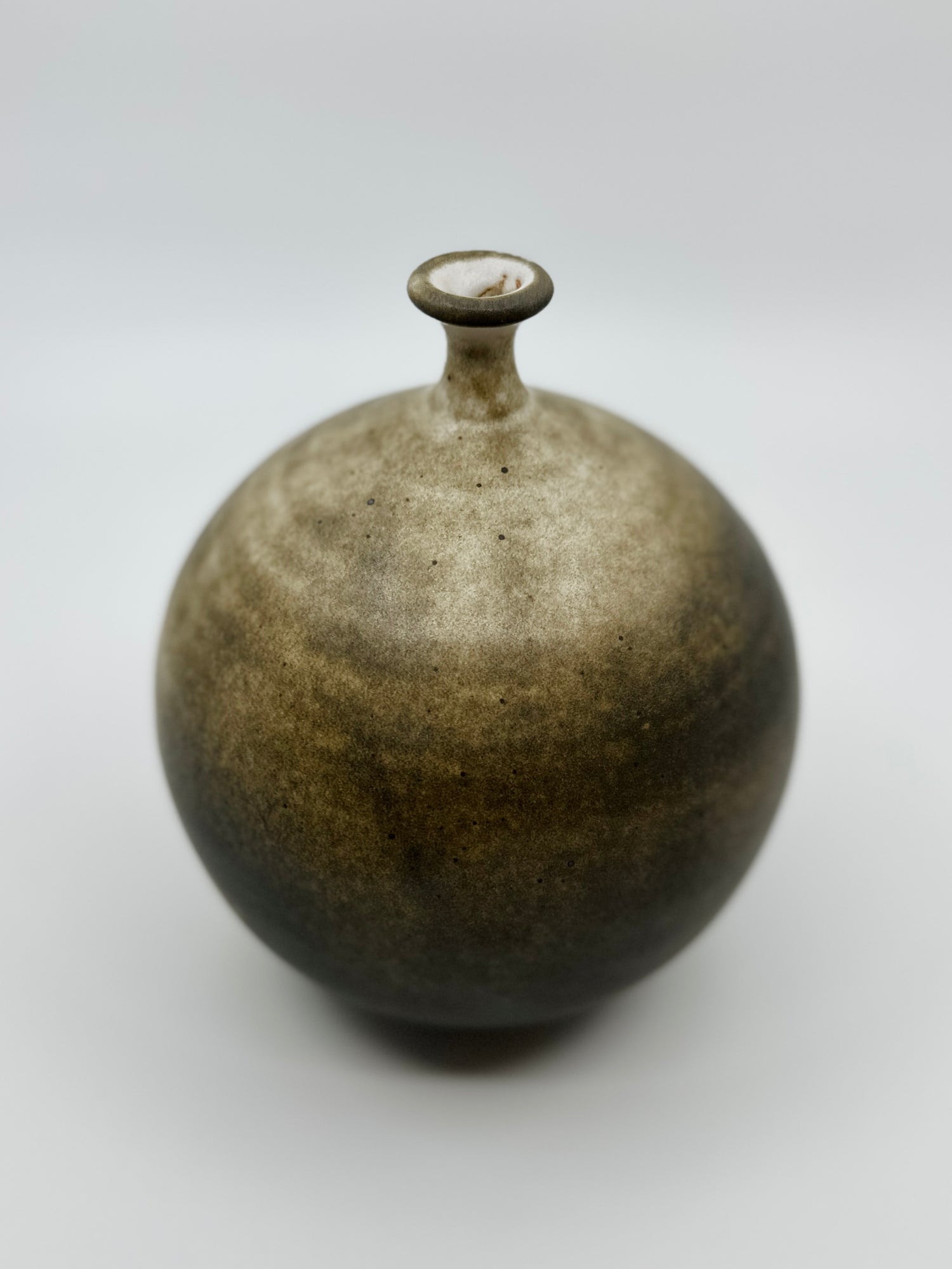 Gray/brown little neck vessel no. 33
