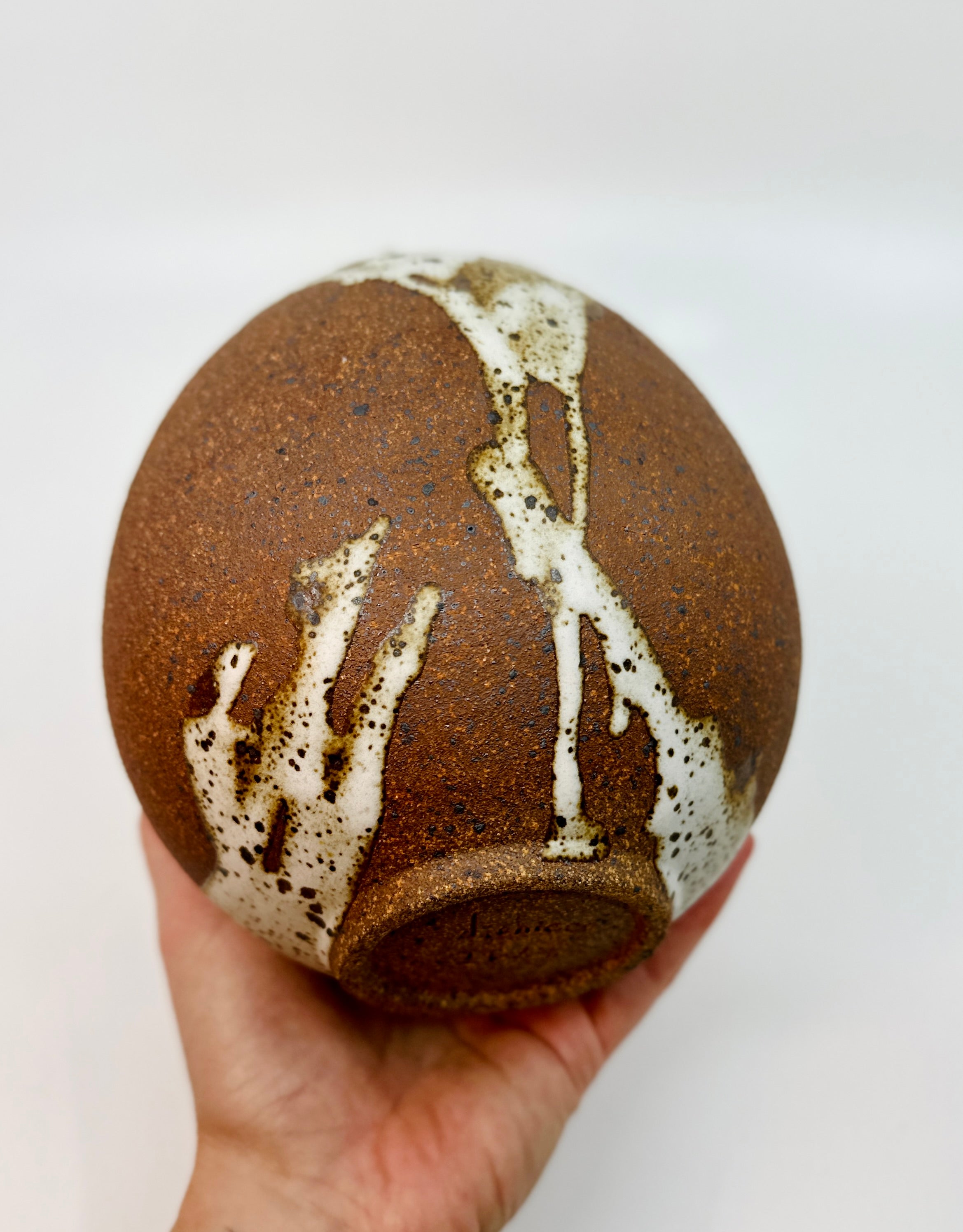 White glaze on dark clay no. 39