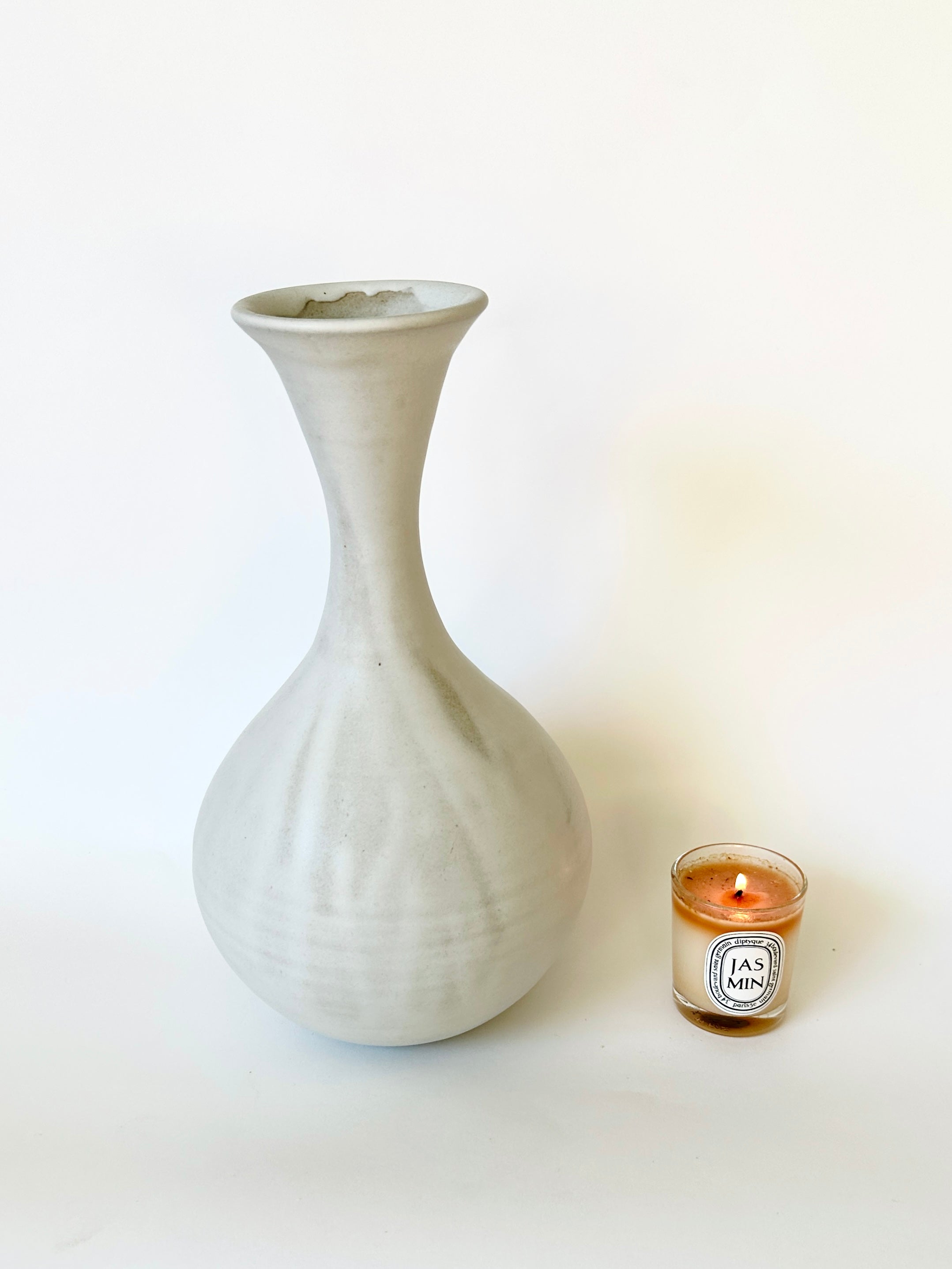 White flared bottleneck No. 31