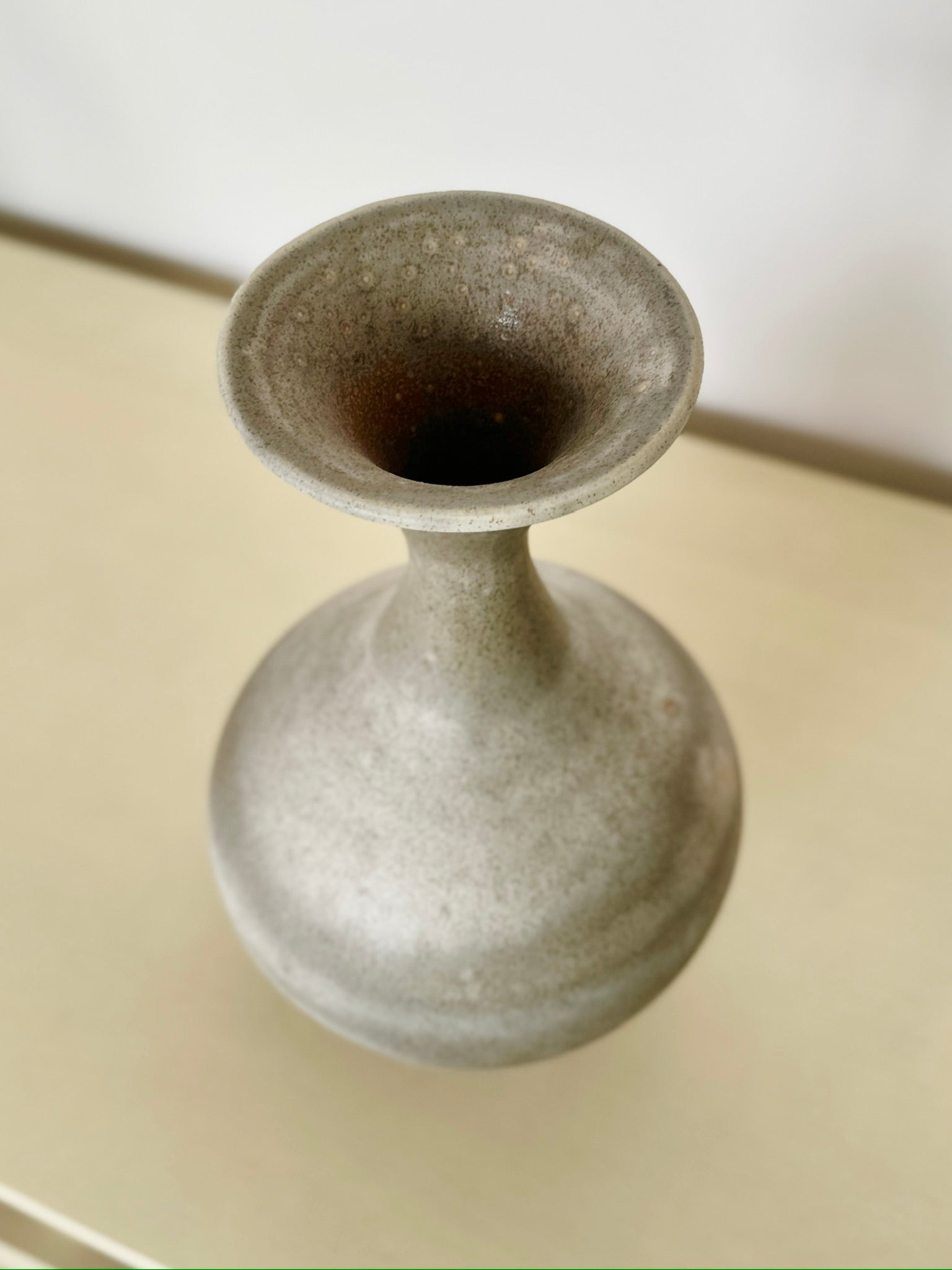 Gray/beige flared bottleneck no. 30