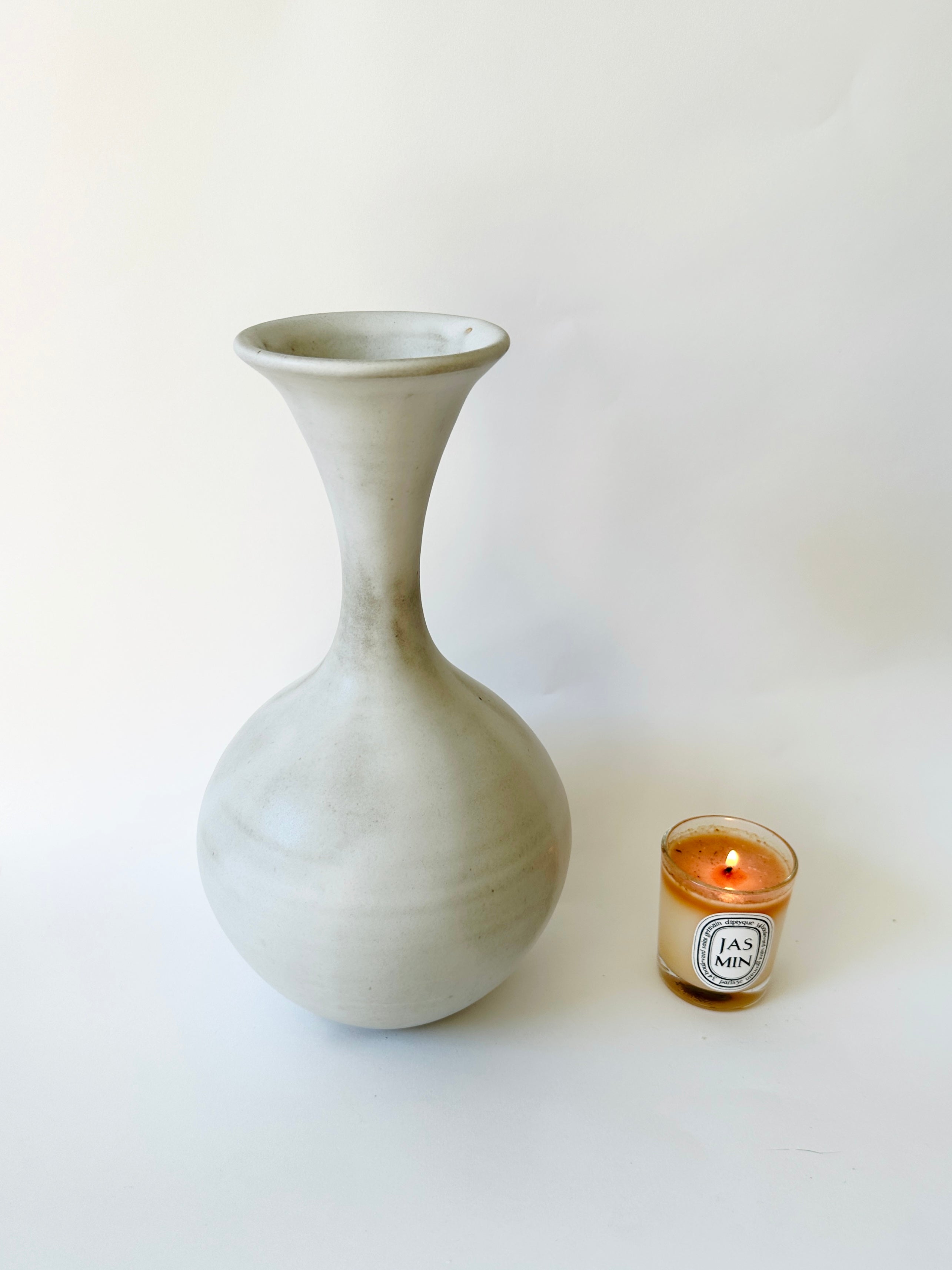 White flared bottleneck No. 32