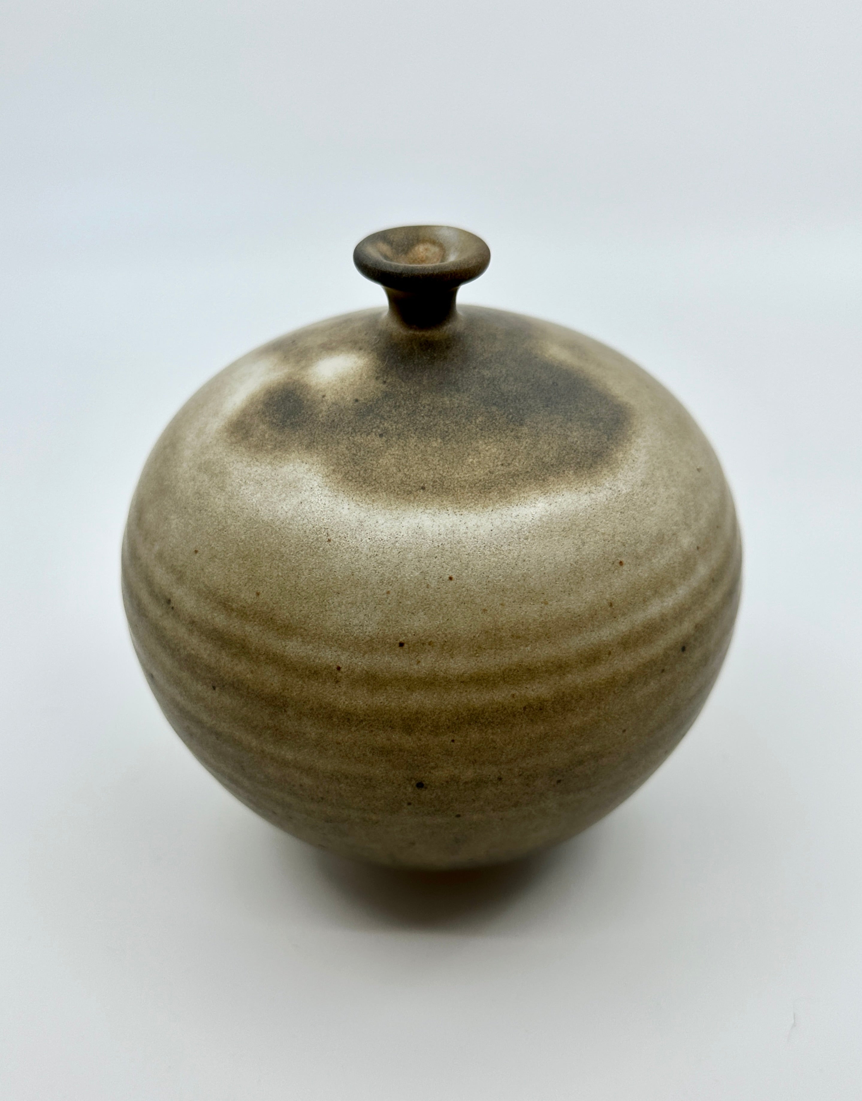 Gray/brown little neck vessel no. 34