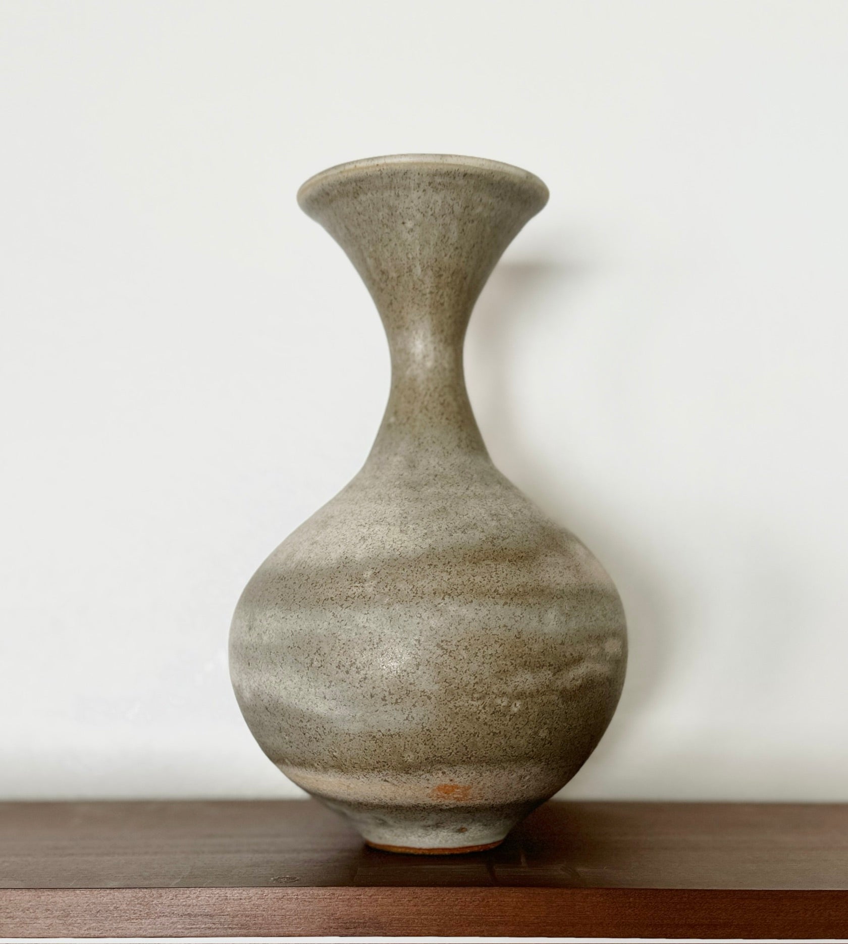 Gray/beige flared bottleneck no. 30