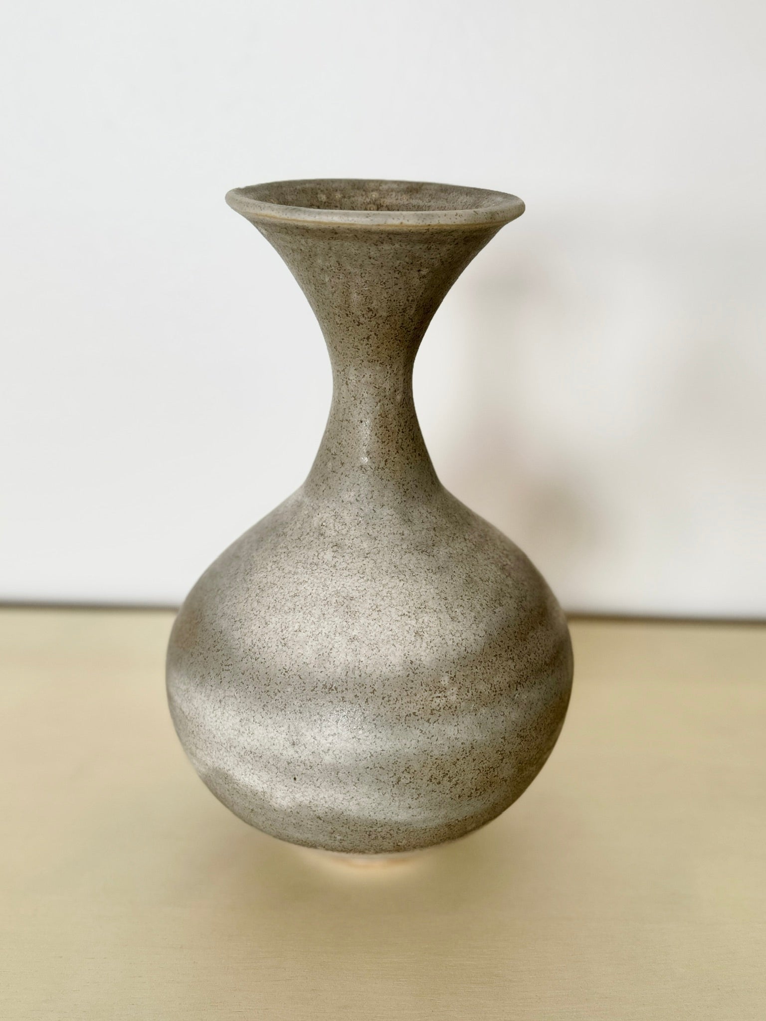 Gray/beige flared bottleneck no. 30