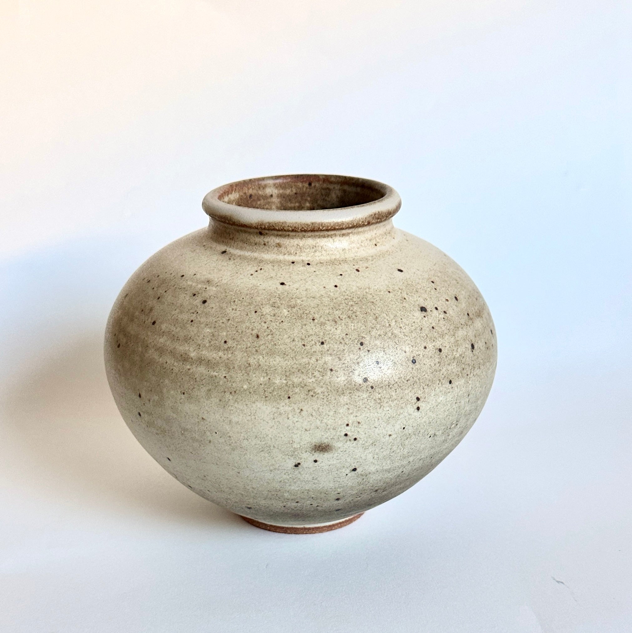 Gray/brown speckled vase no. 1
