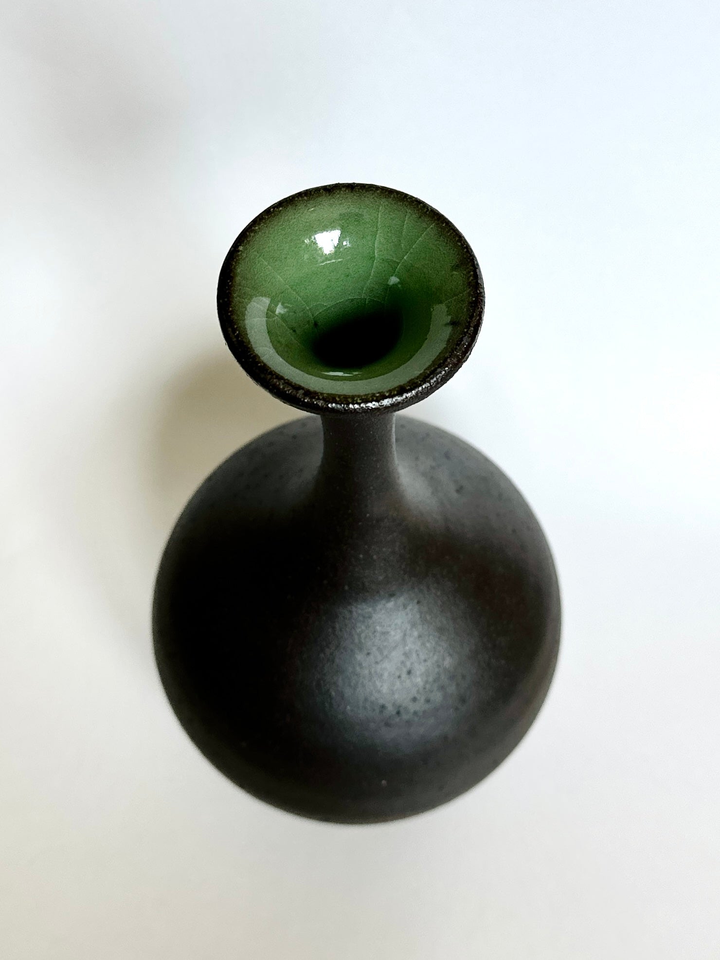 Black clay bottleneck no. 14