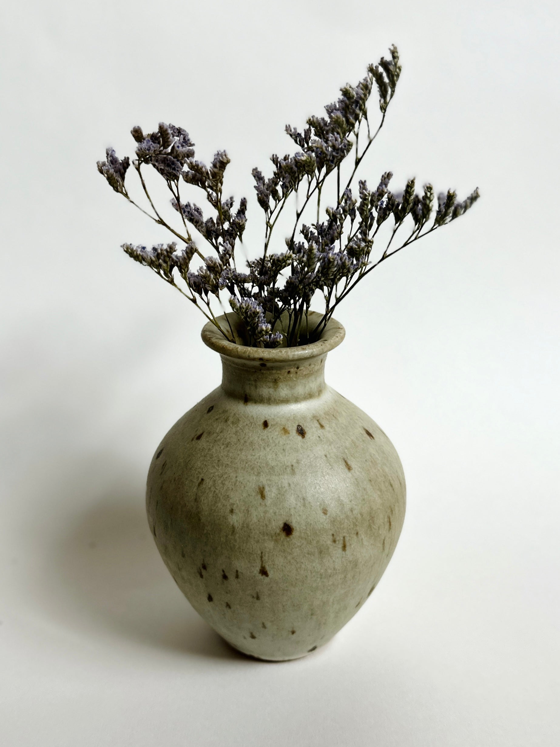 Gray speckled vase no. 1