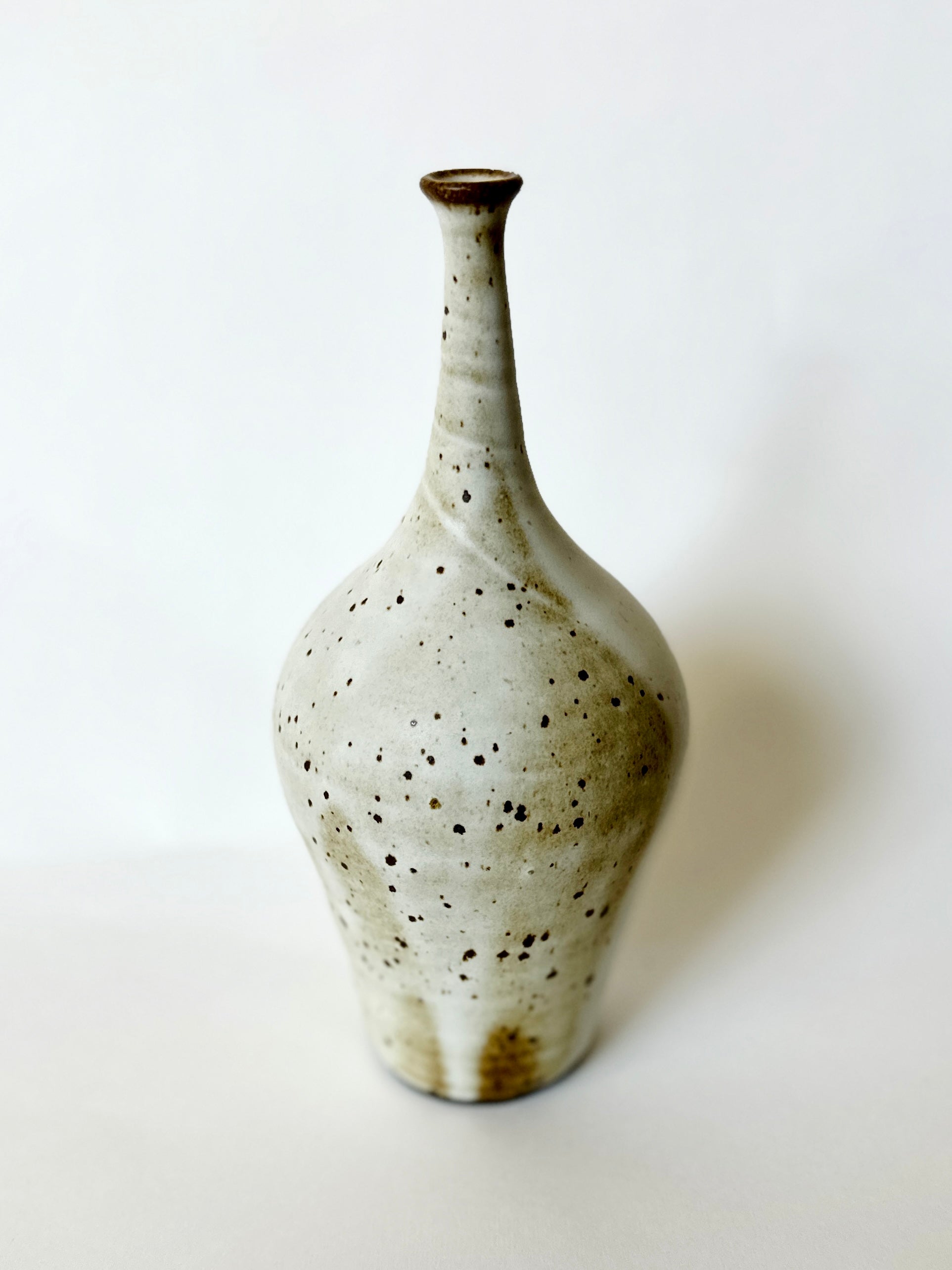 White speckled bottleneck no. 18