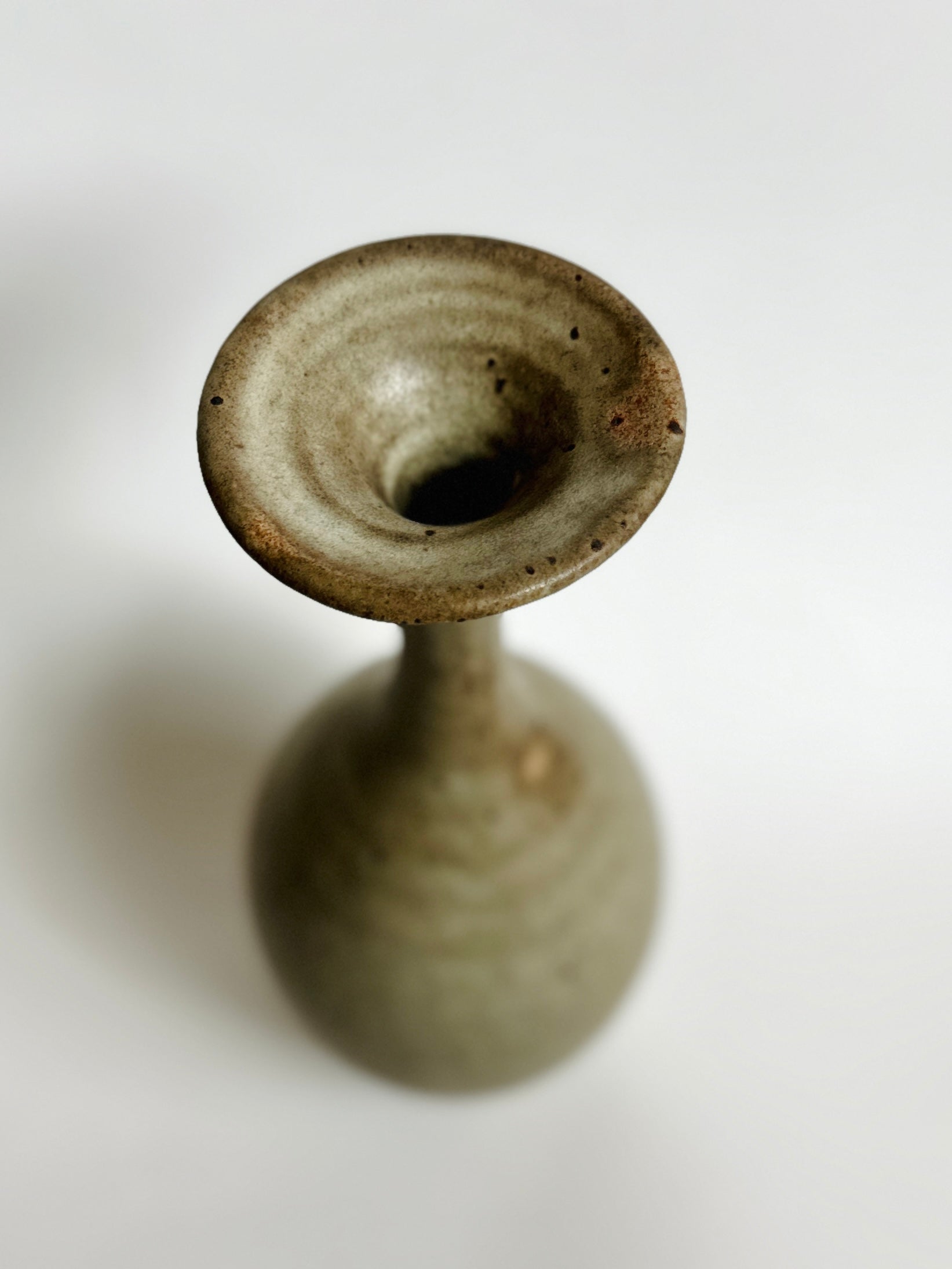Gray flared mouth bottleneck no. 17