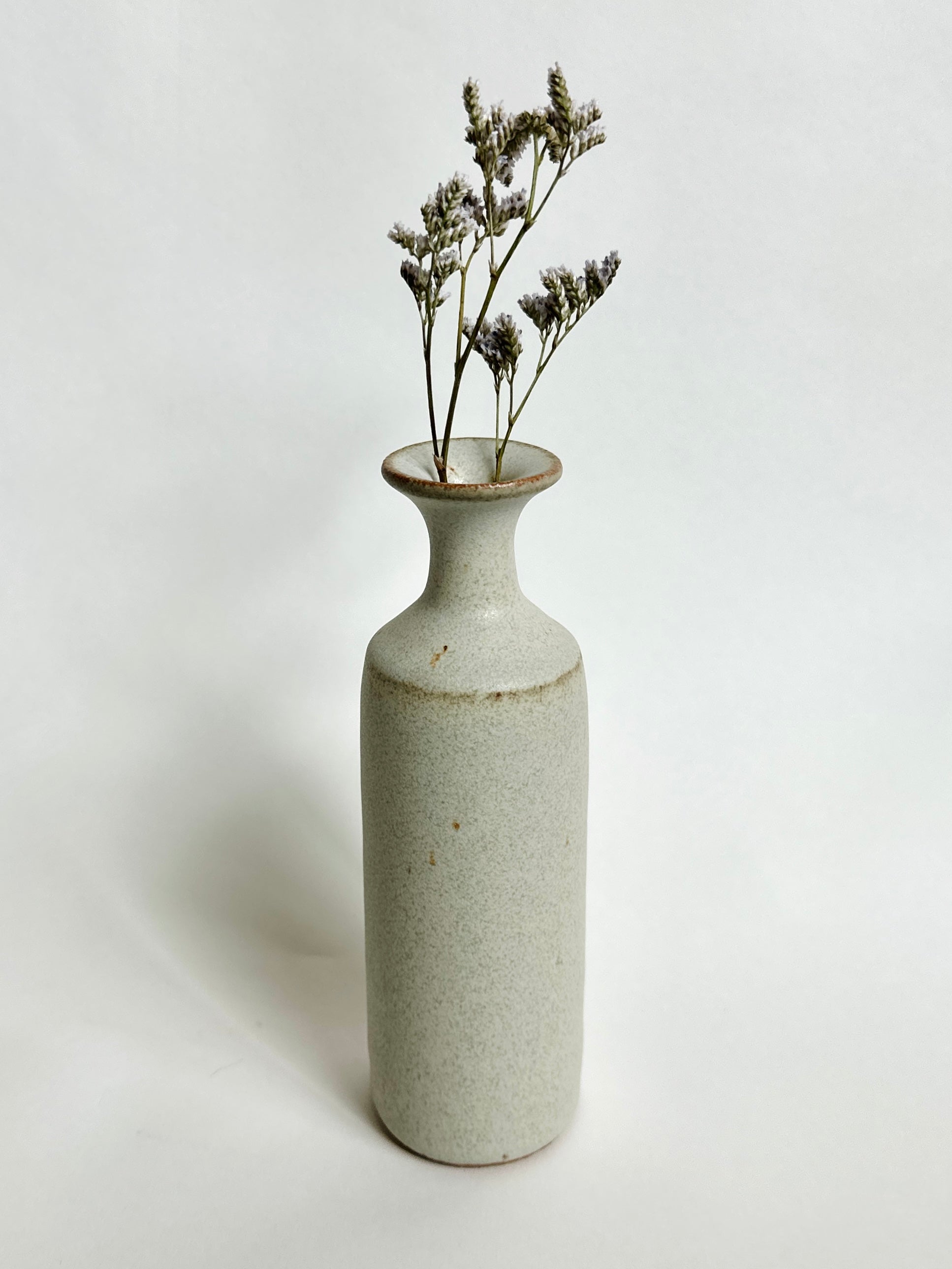 Gray/white speckled vase no. 8