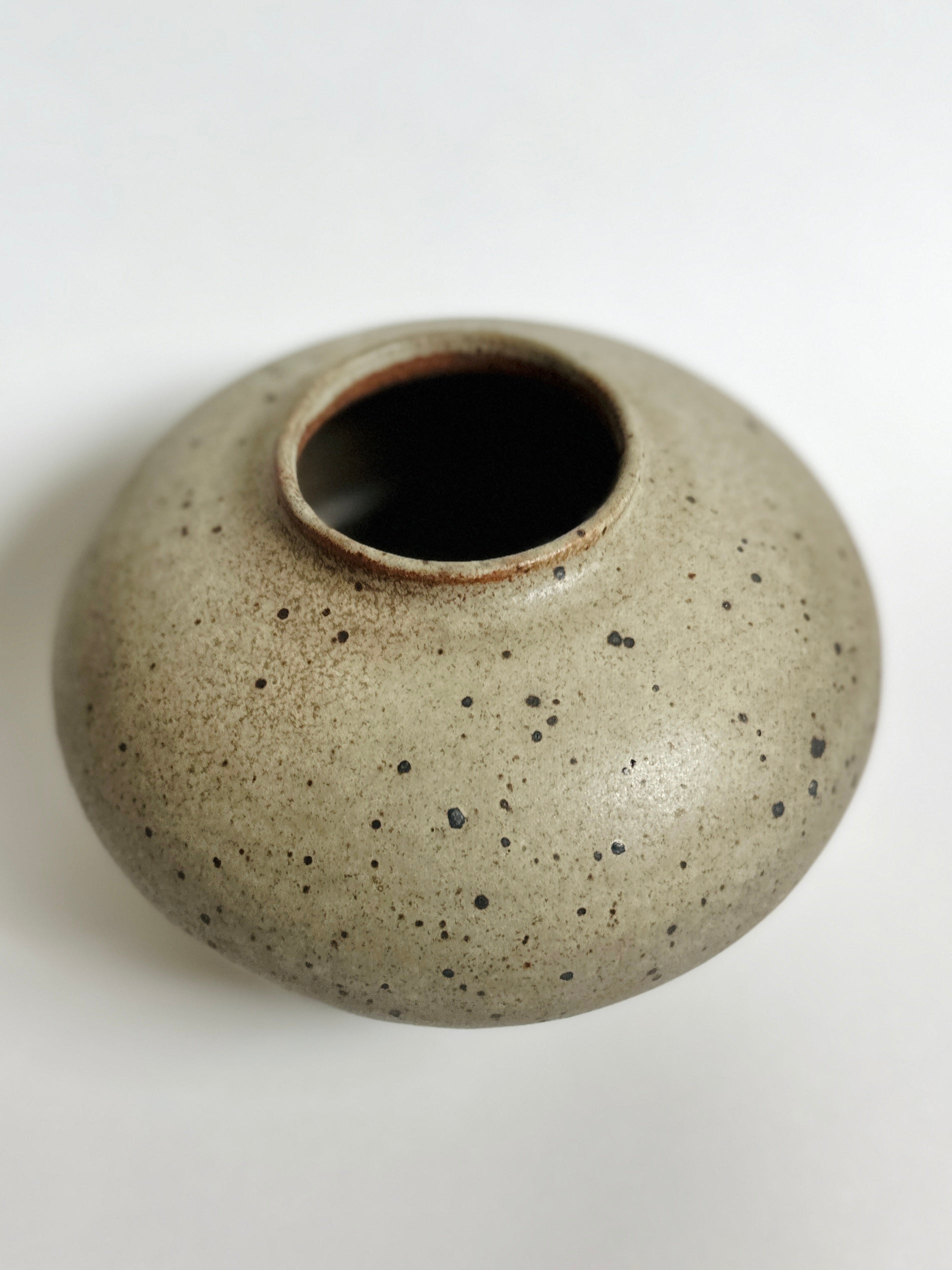Gray speckled vase no. 4