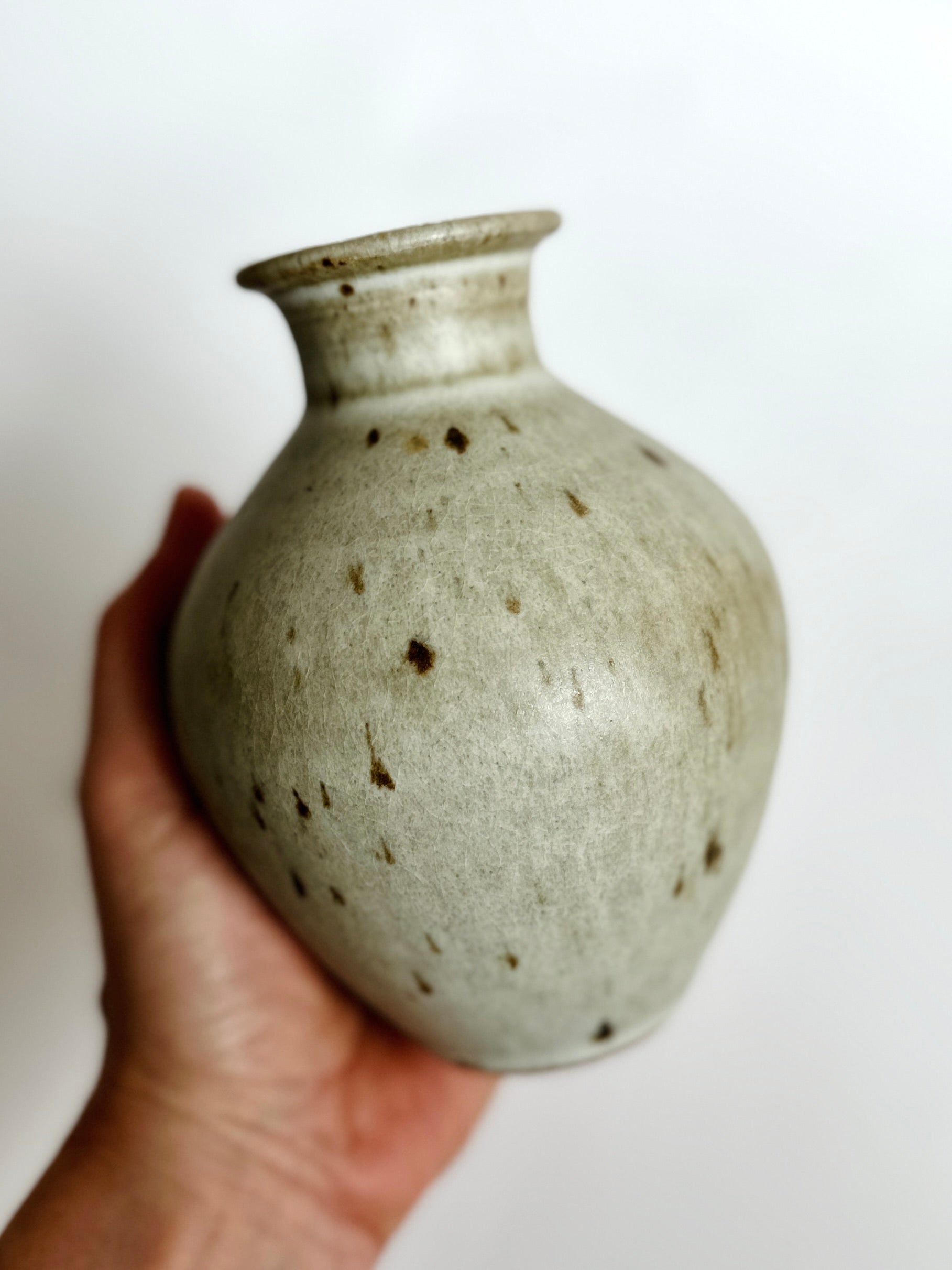 Gray speckled vase no. 1