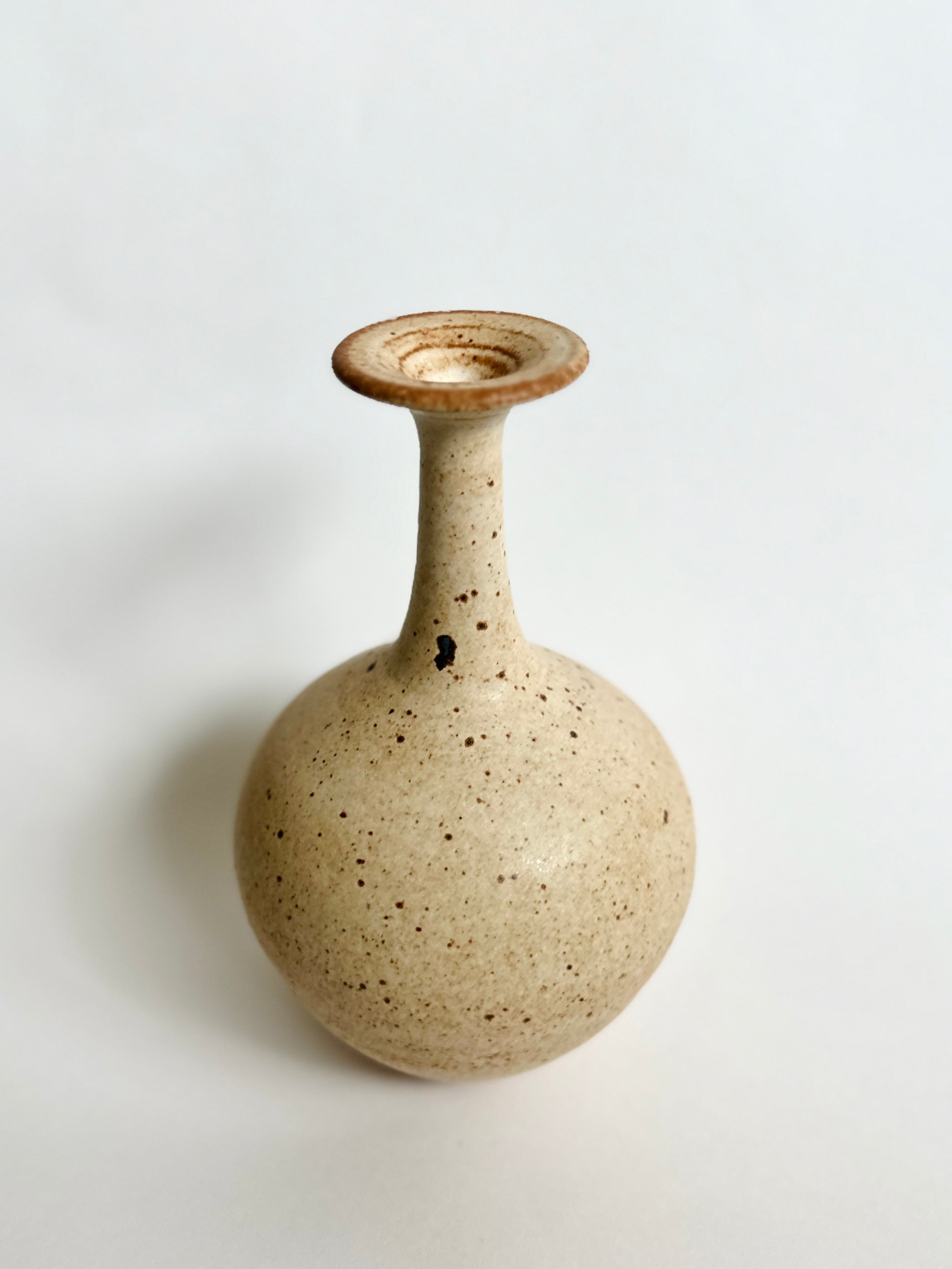 Warm satin white speckled bottleneck no. 12