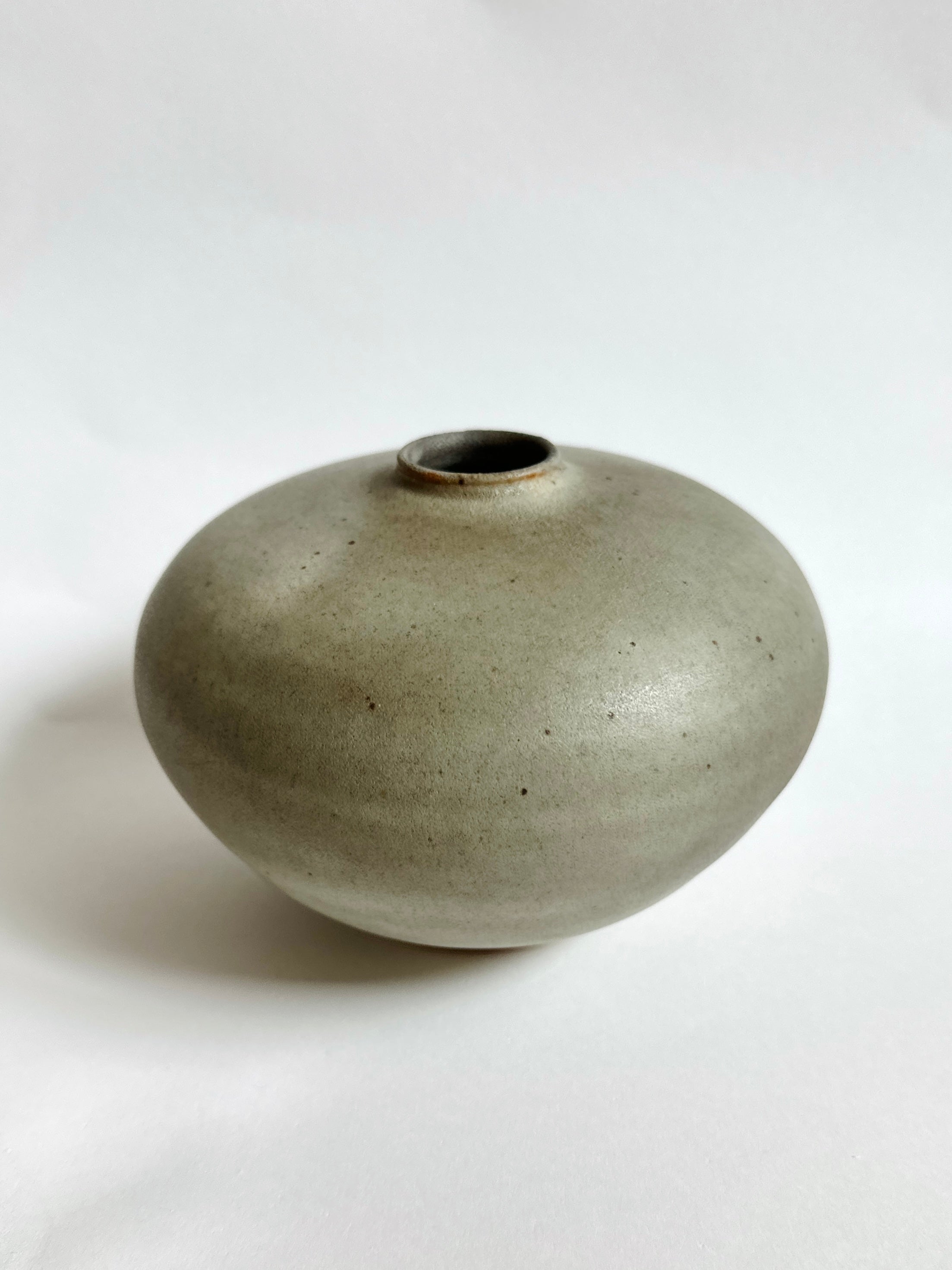 Gray wide vase no. 18