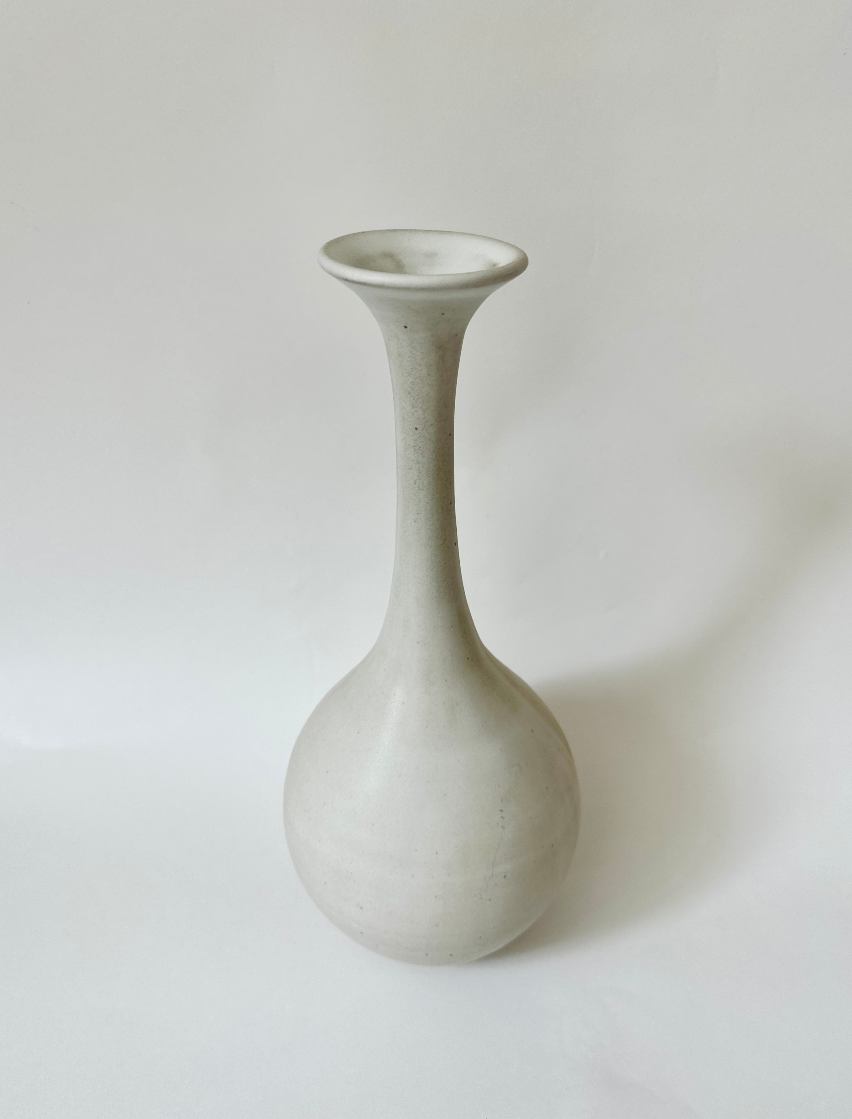 White bottleneck No. 23