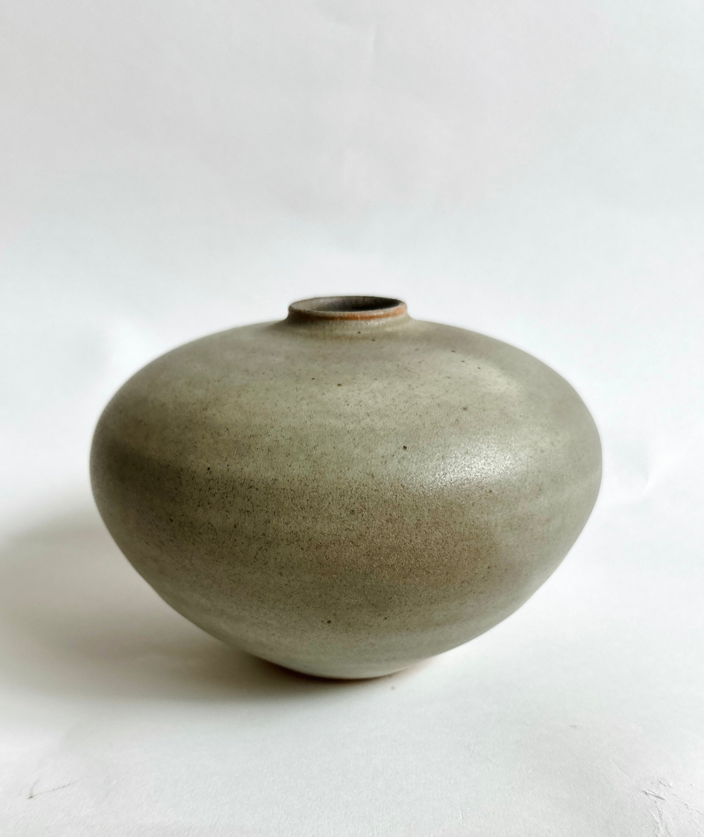 Gray wide vase no. 18