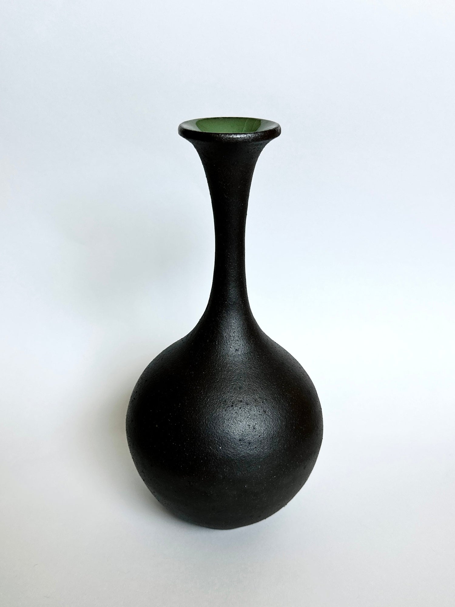 Black clay bottleneck no. 14