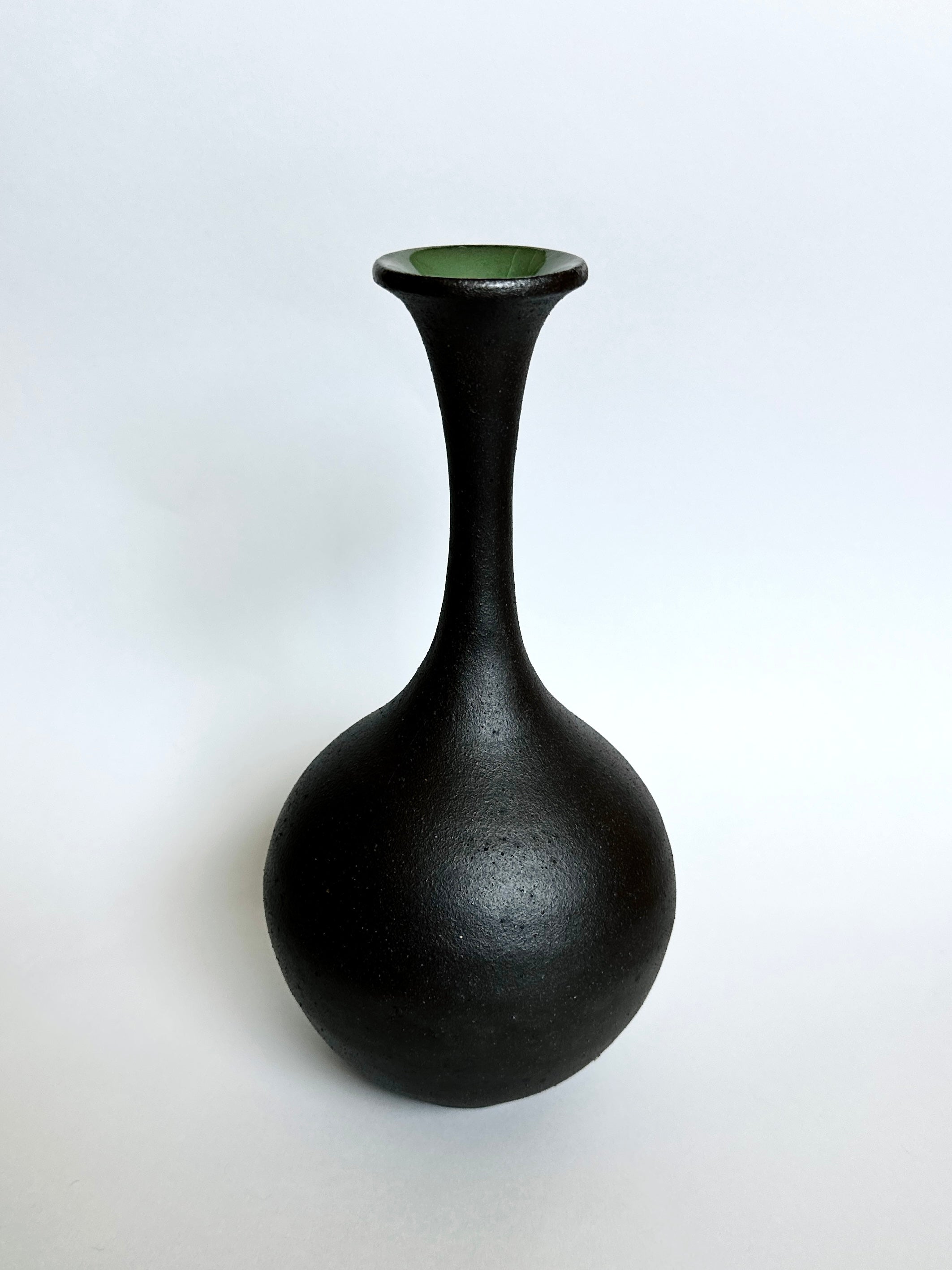 Black clay bottleneck no. 14